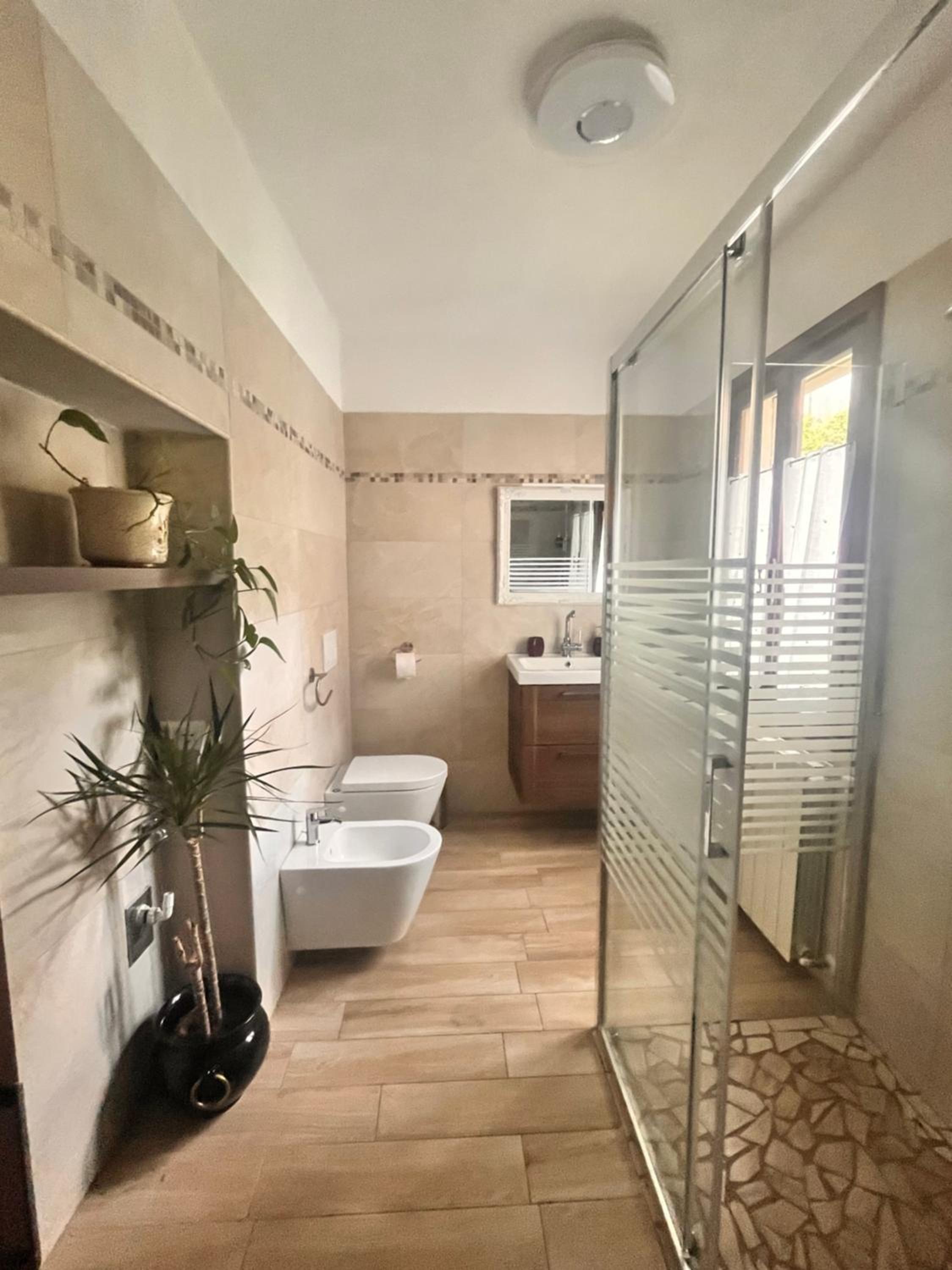 Large Double Room photo 1