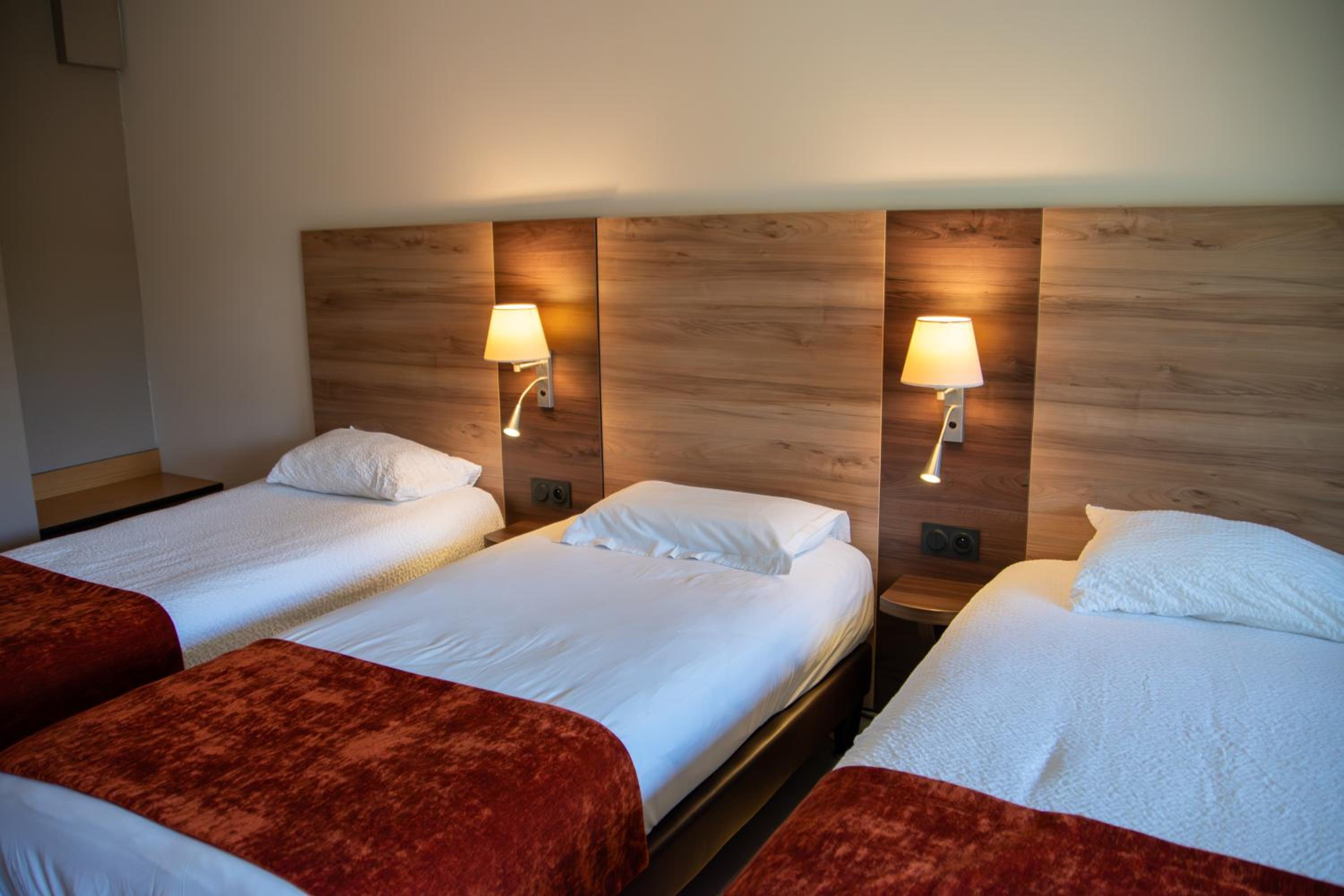 Standard Triple Room - Photo 4