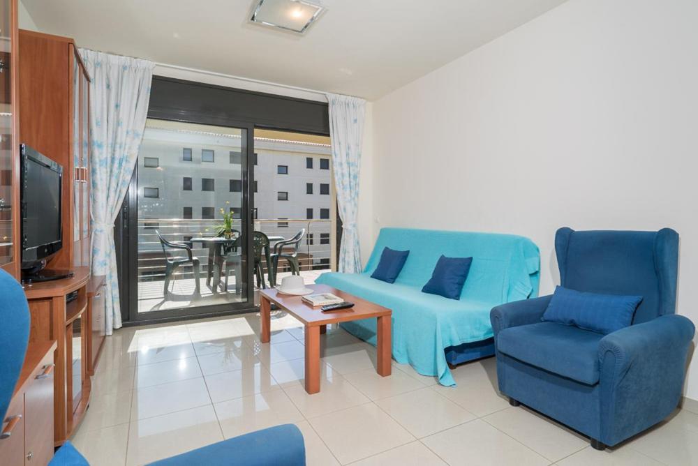 Two-Bedroom Apartment - Pool View