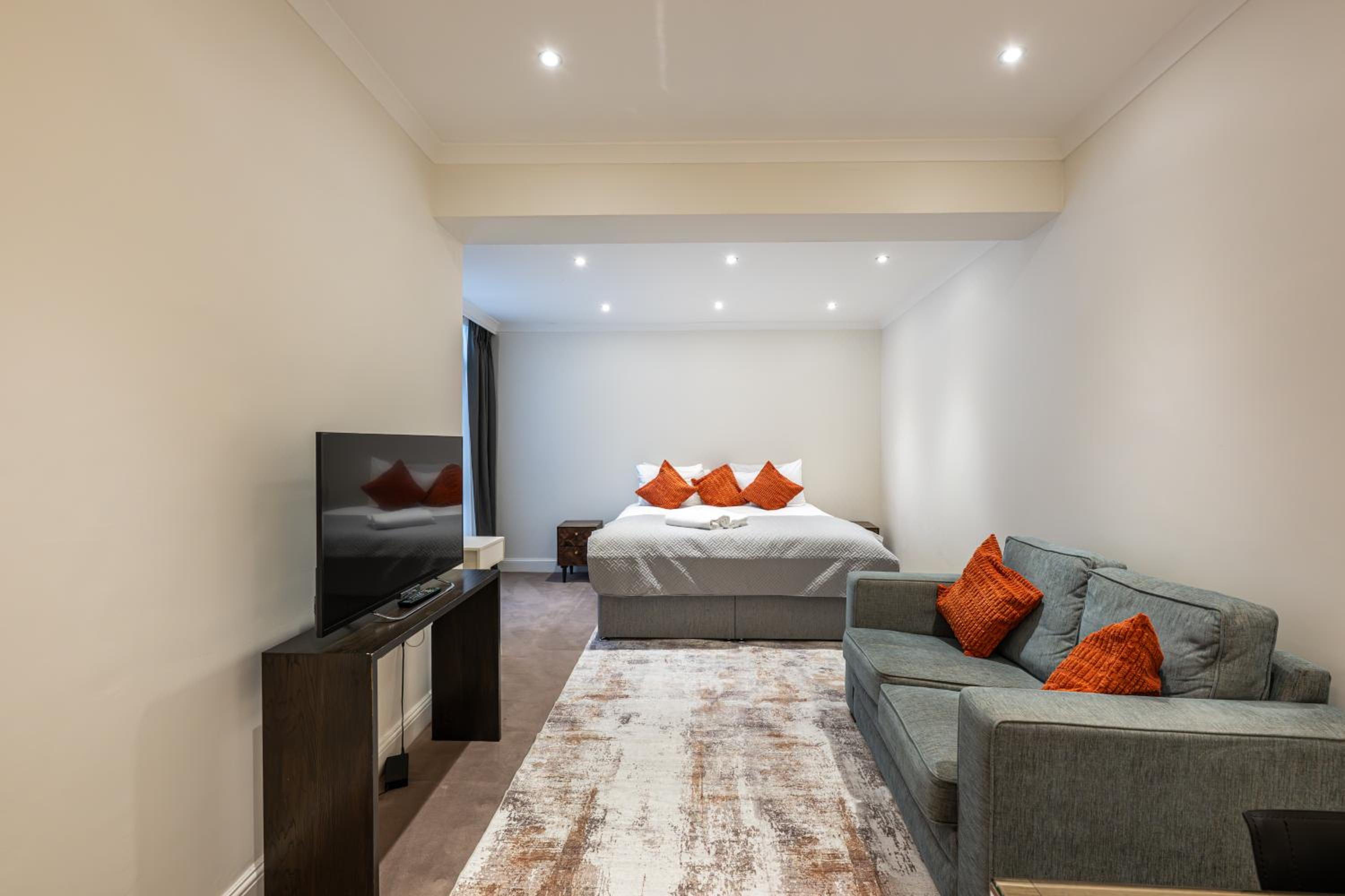Studio Apartment photo 3