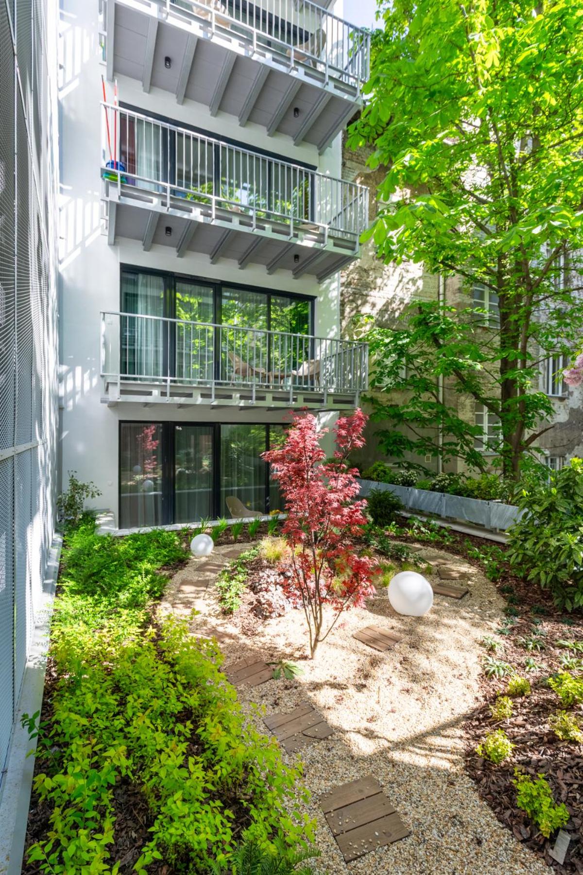 One-Bedroom Apartment with Terrace