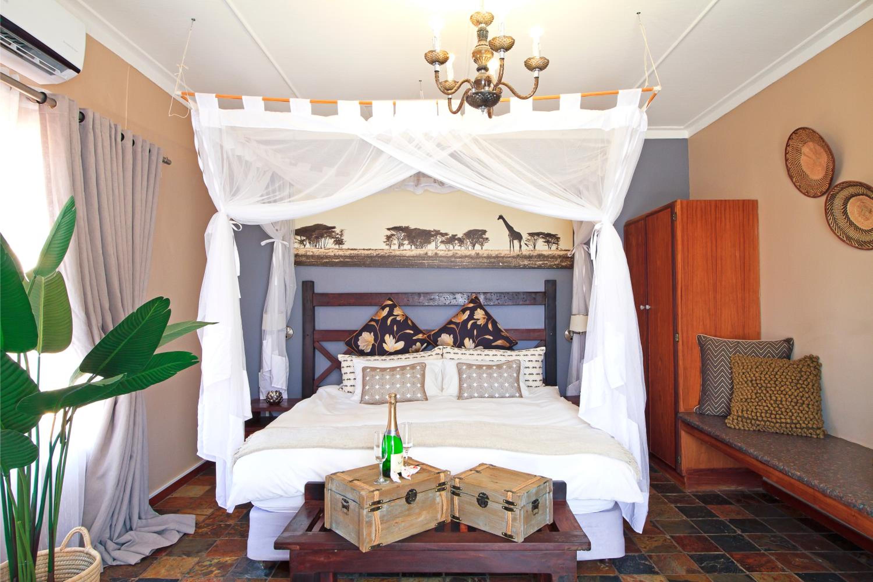 Double Room with Pool View photo 3