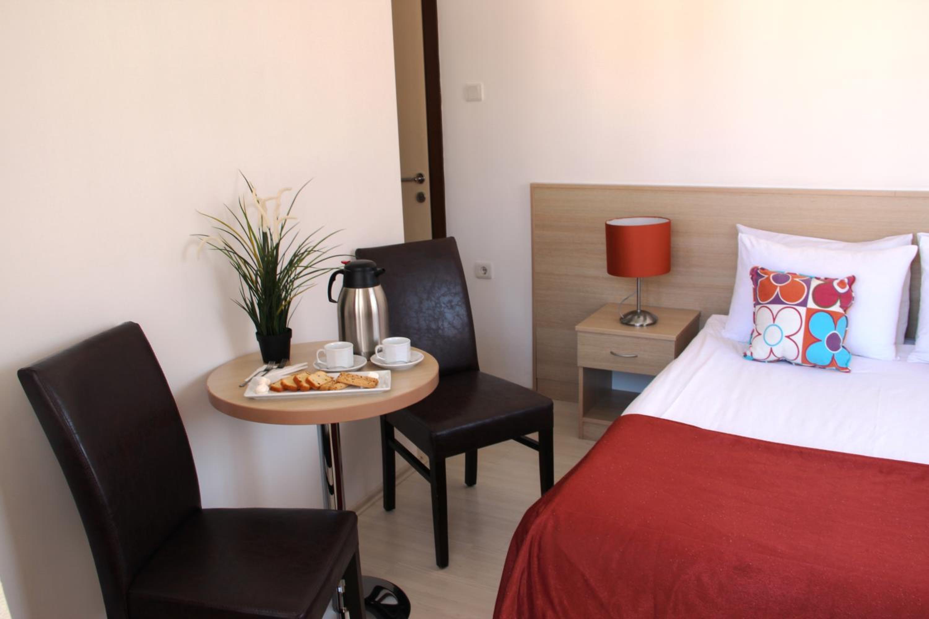 Economy Double Room photo 3