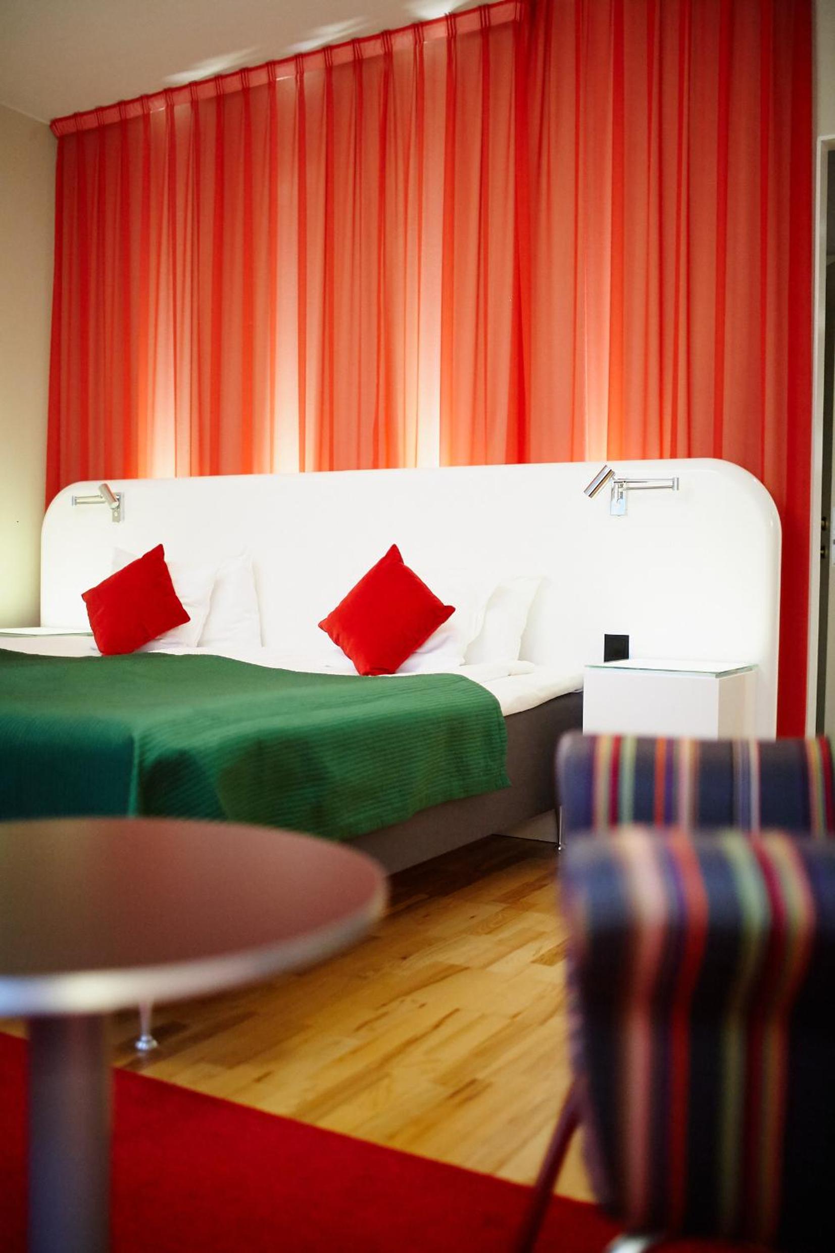 Classic Twin Room - Photo 12