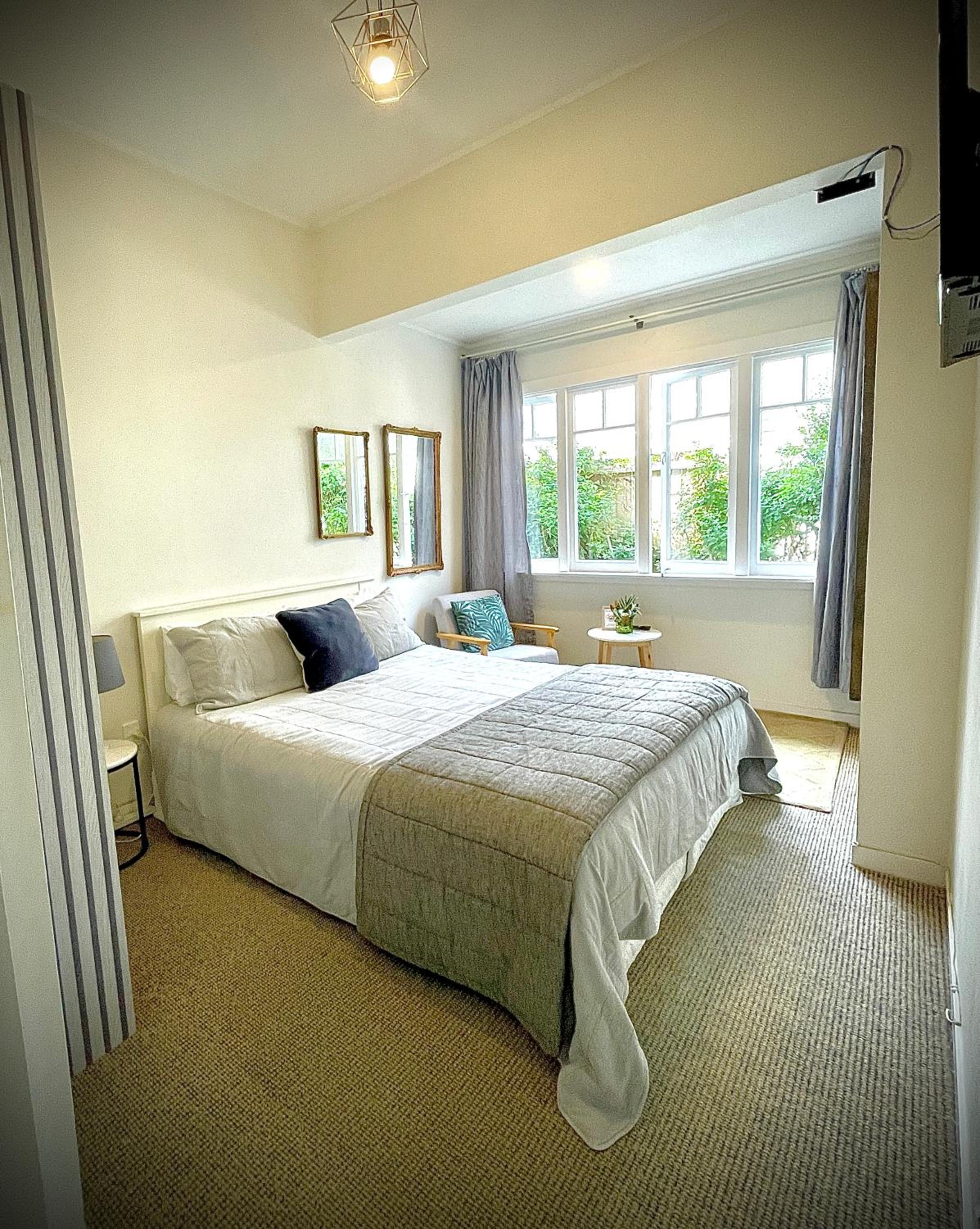Queen Room - Photo 1
