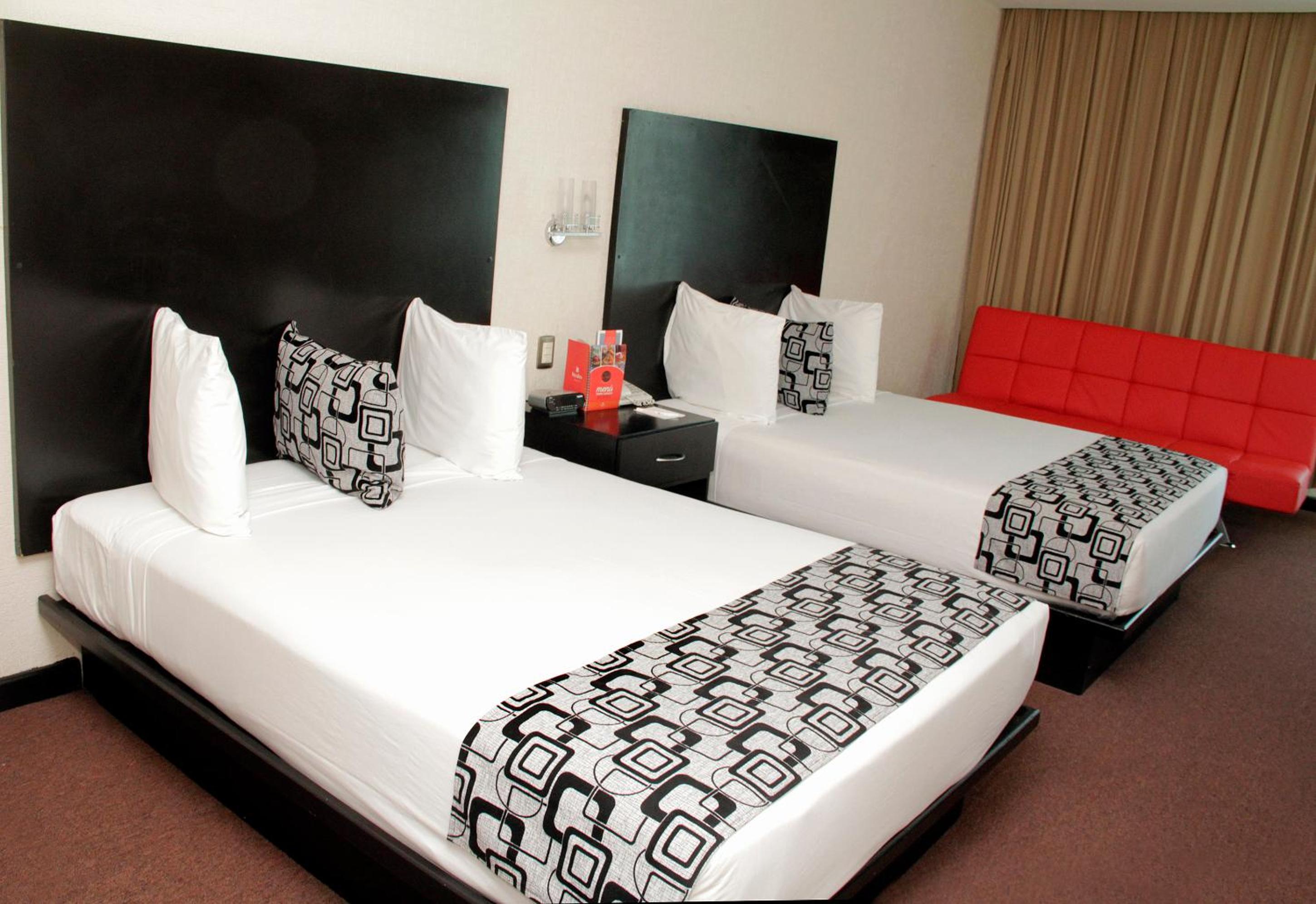 Double Room with Two Double Beds - Non-Smoking - Photo 6