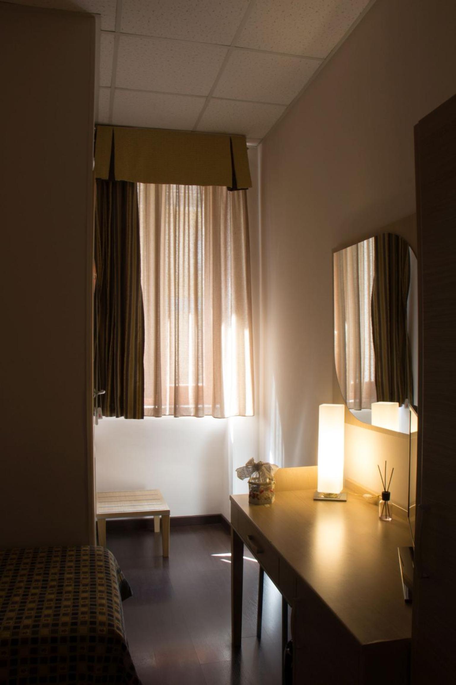 Single Room photo 2