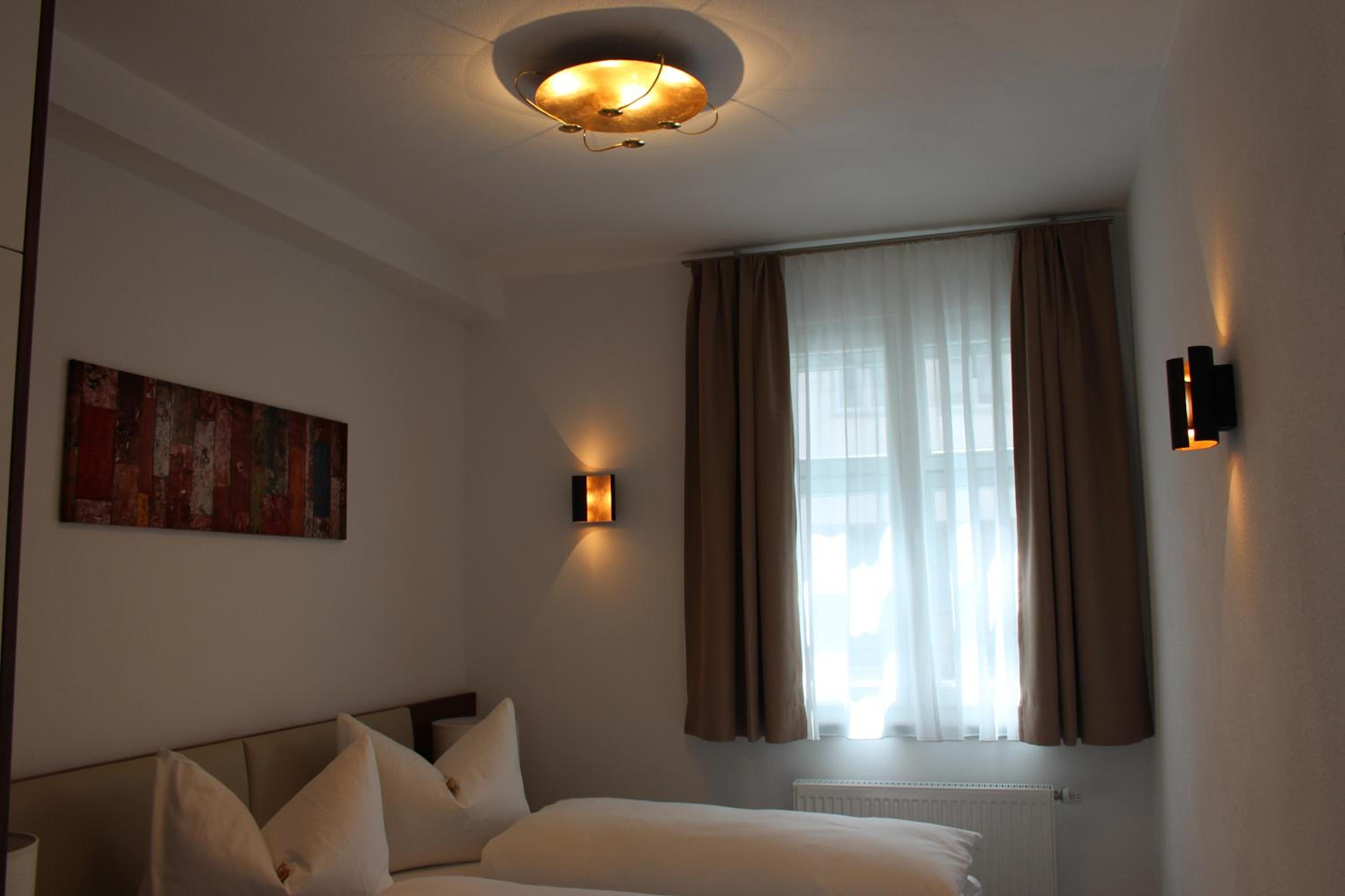 One-Bedroom Apartment - Annex, Apartment  8  photo 1
