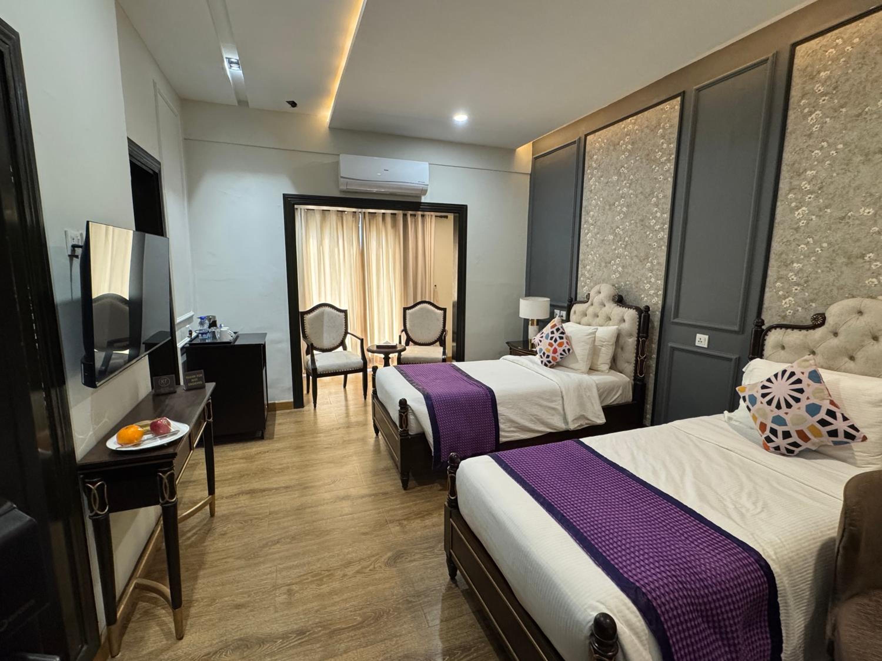 Deluxe Twin Room photo 1