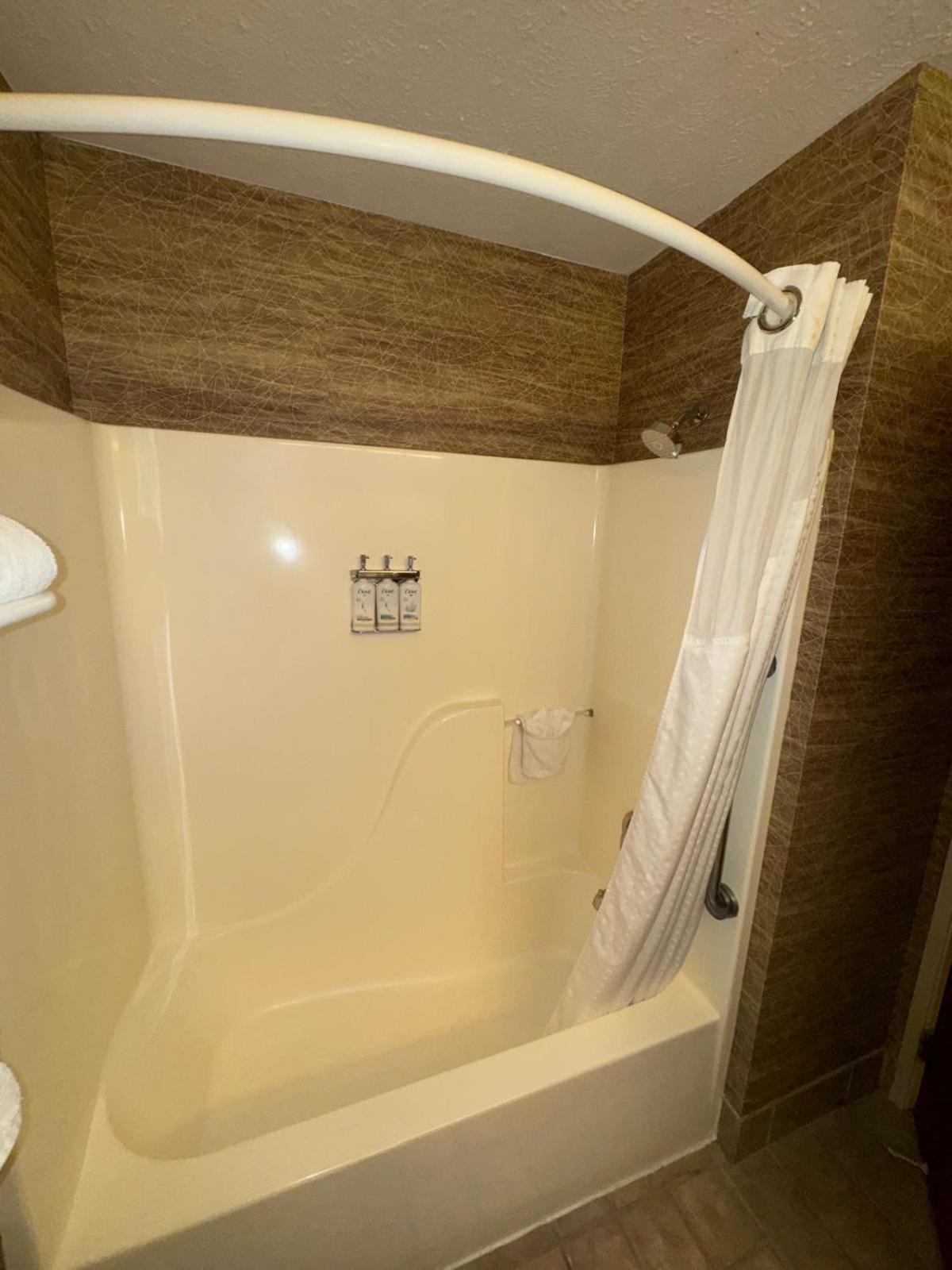 King Room - Non-Smoking - Photo 12