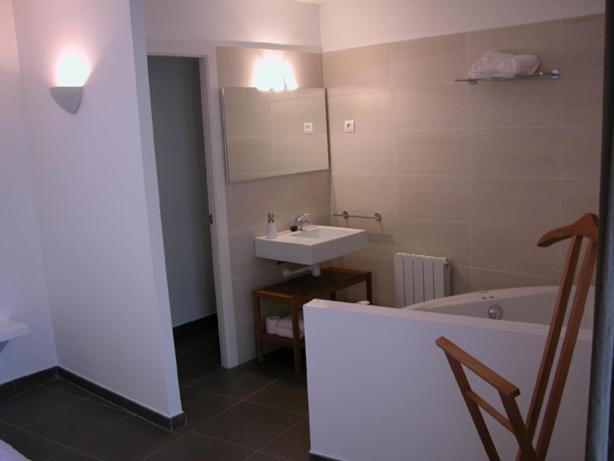 Double Room with Spa Bath Annex Building - Photo 3