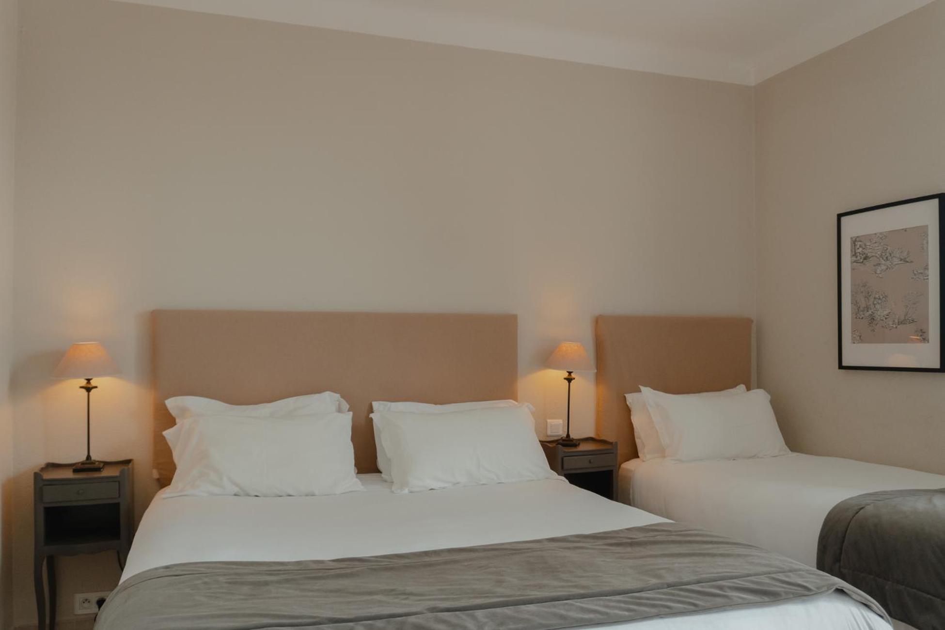 Triple Room with Pool View photo 1