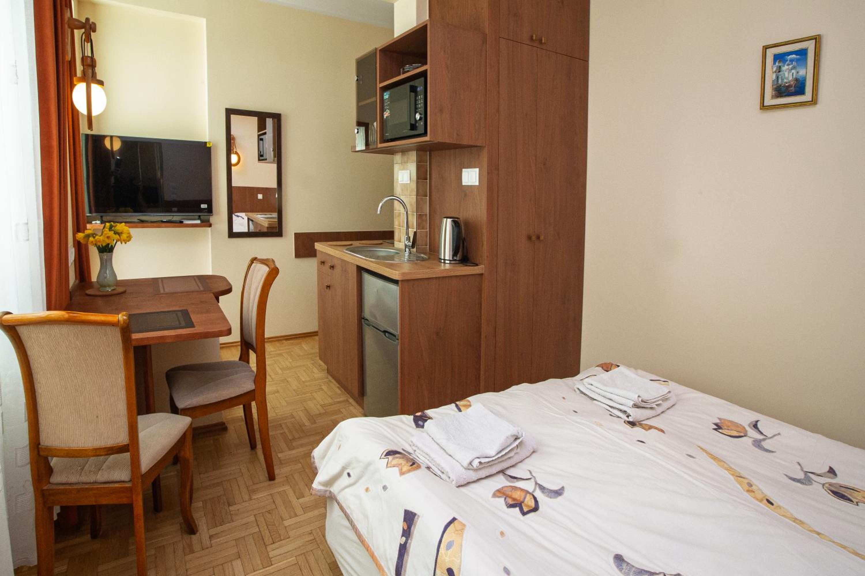 Deluxe Double or Twin Room with Garden View - Photo 3