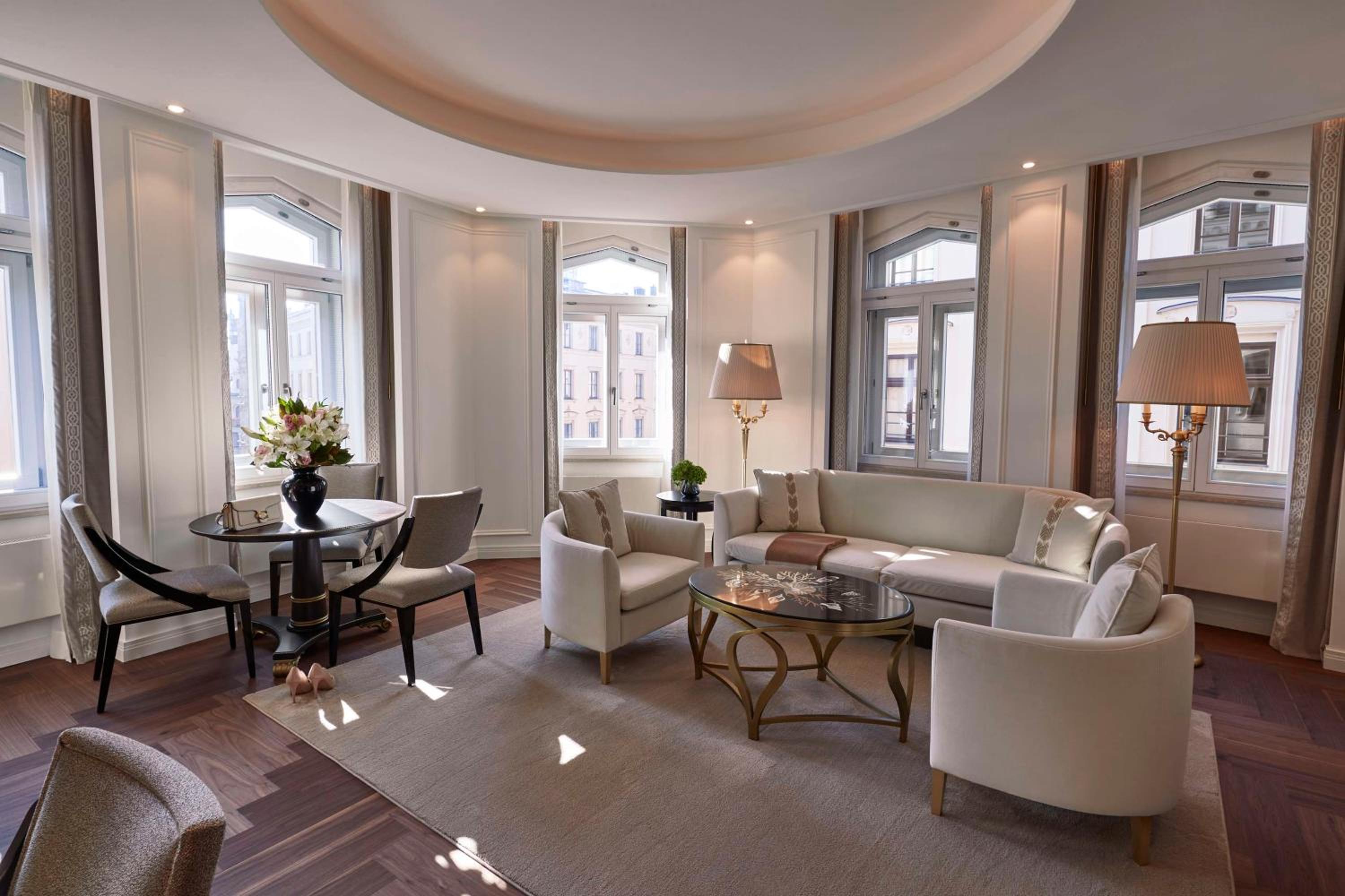 Signature Two Bedroom Suite thumbnail 5
