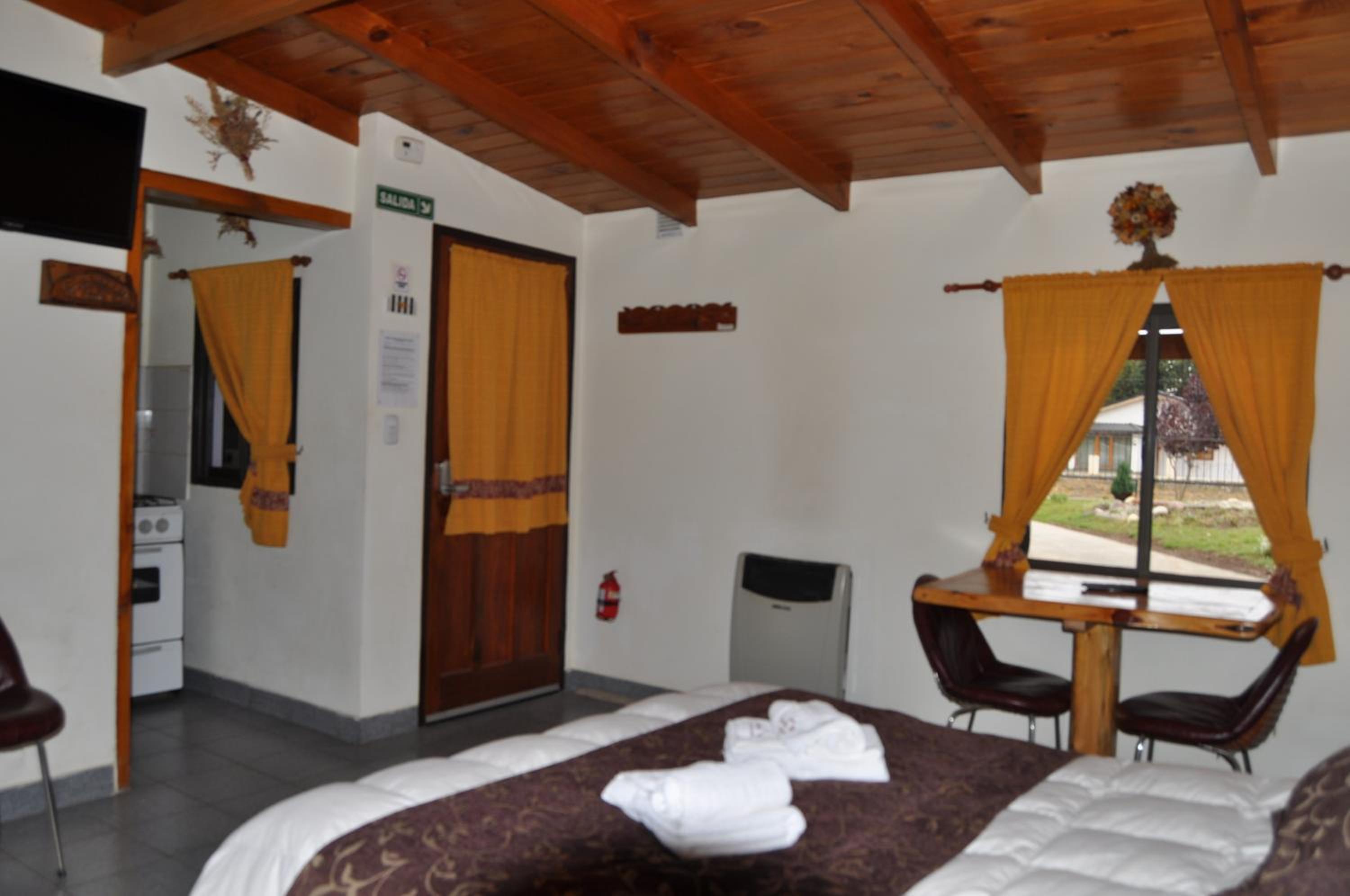 Bungalow (2 Adults) photo 3