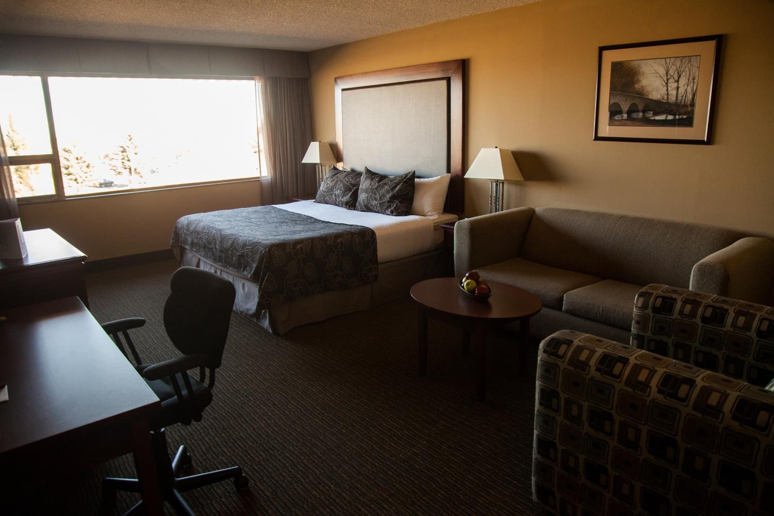 King Room - Non-Smoking - Photo 1