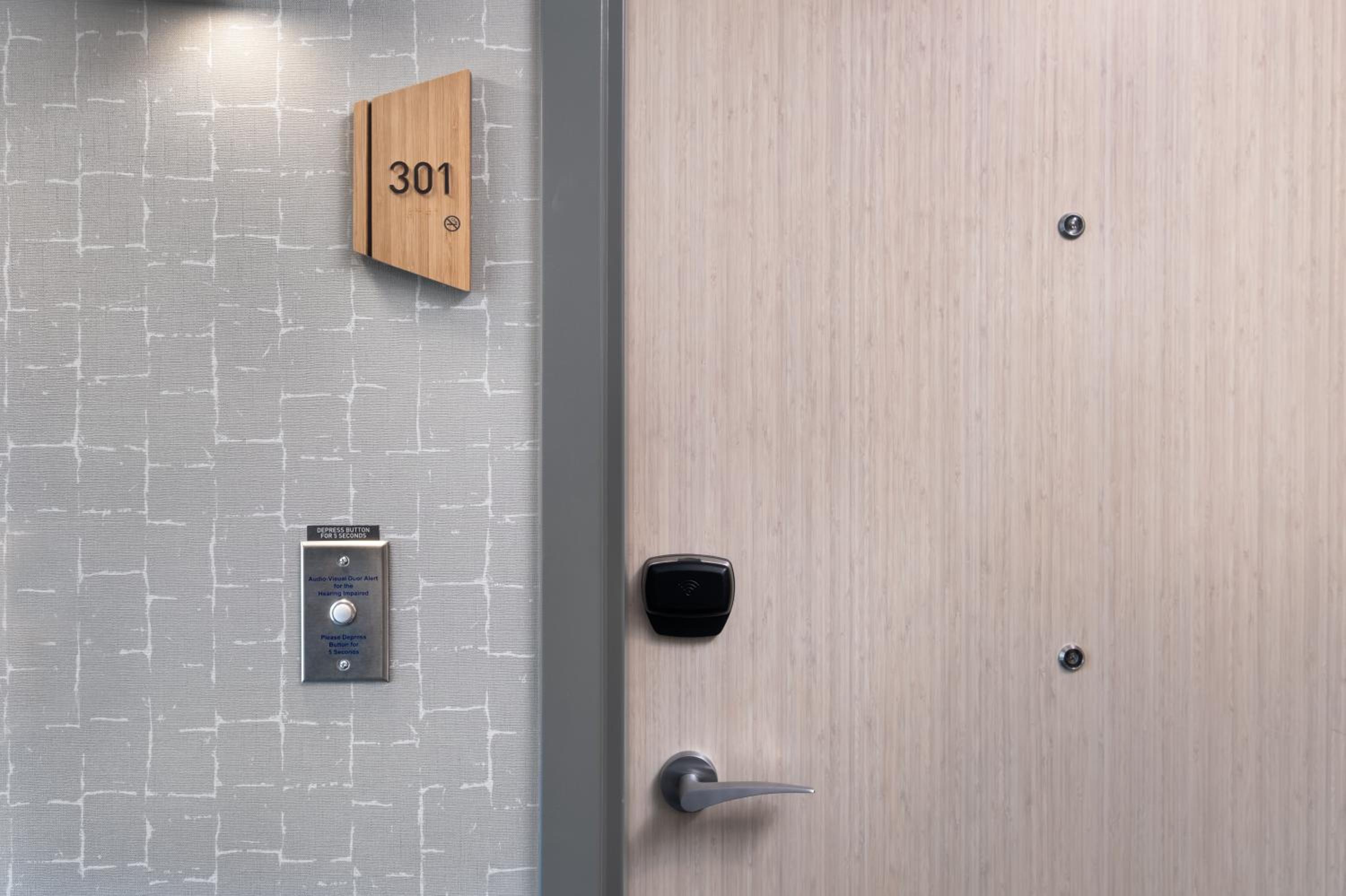 King Studio Suite - Hearing Access - Photo 3