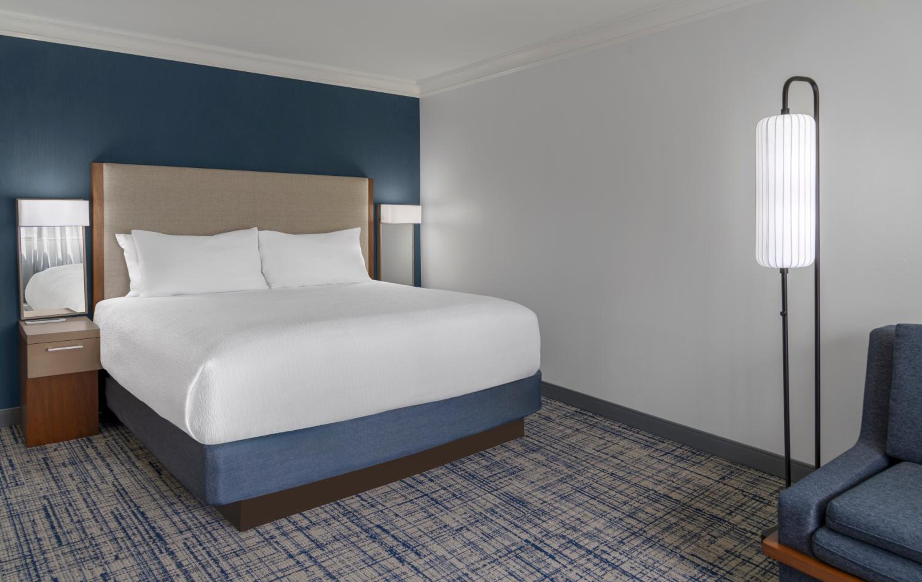 Renovated King Room with Sofa Bed - Hearing Accessible