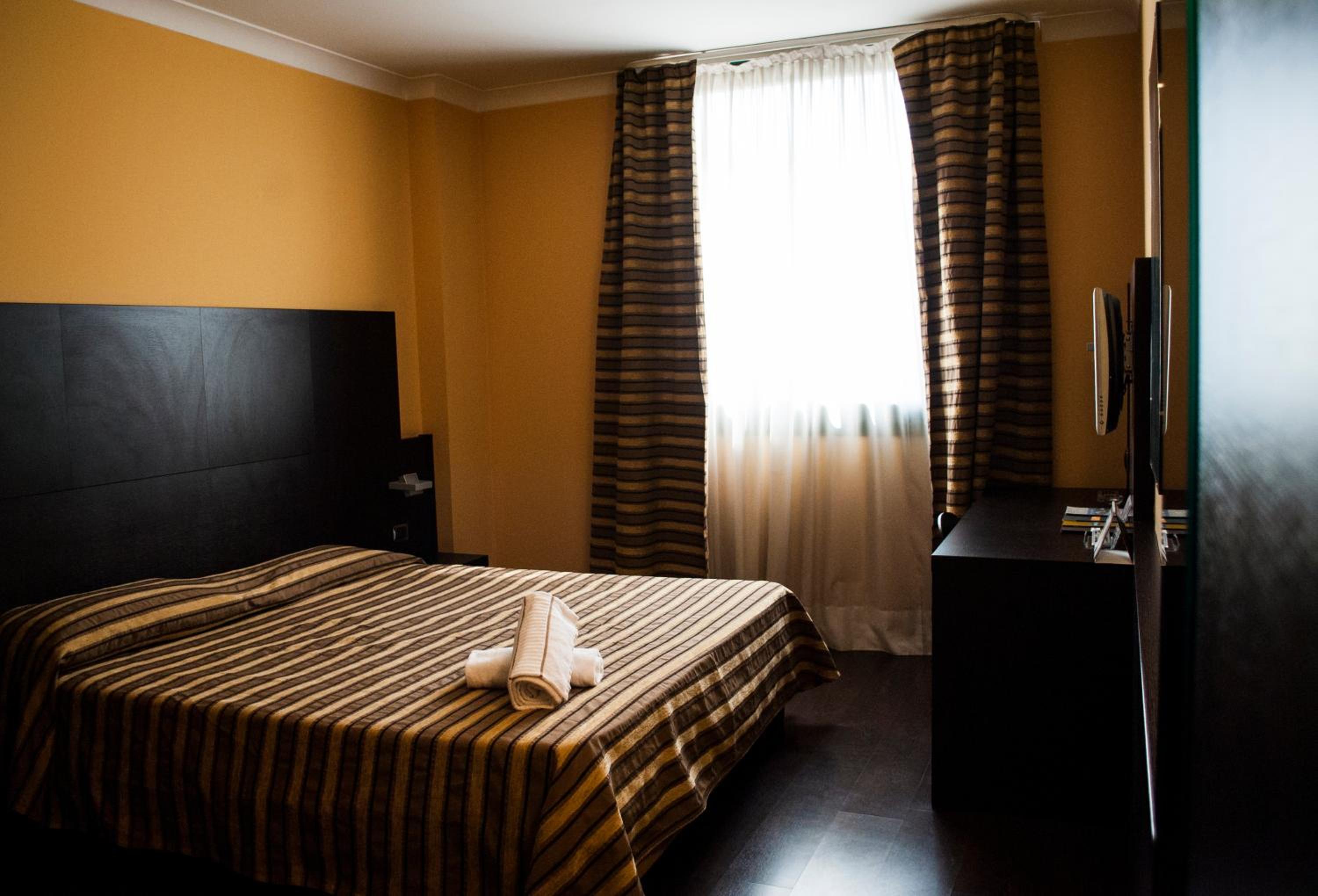 Superior Double or Twin Room - Photo 6