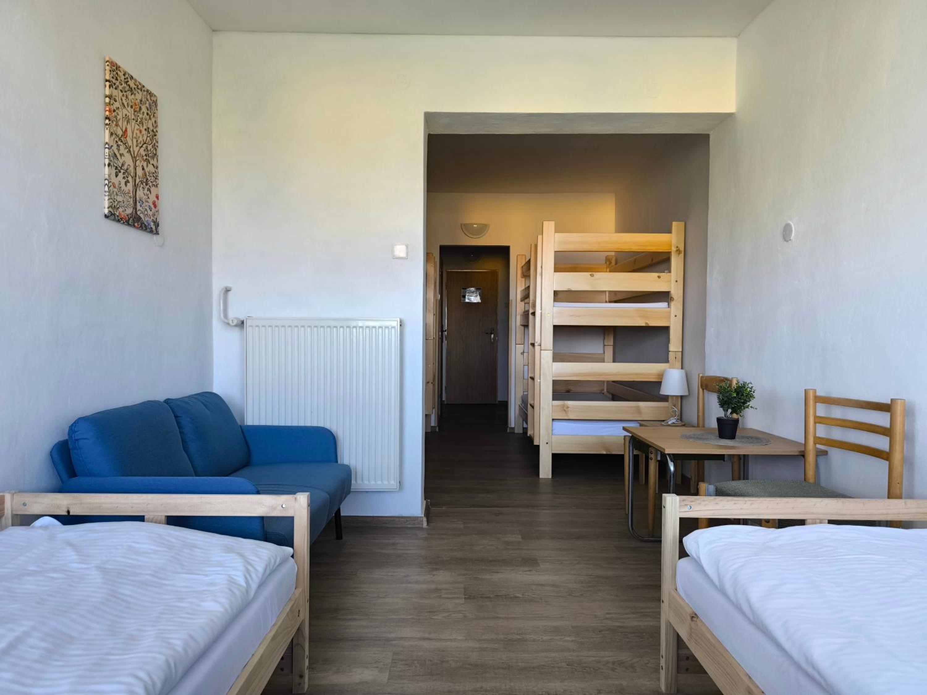 6-Bed Mixed Dormitory Room photo 1