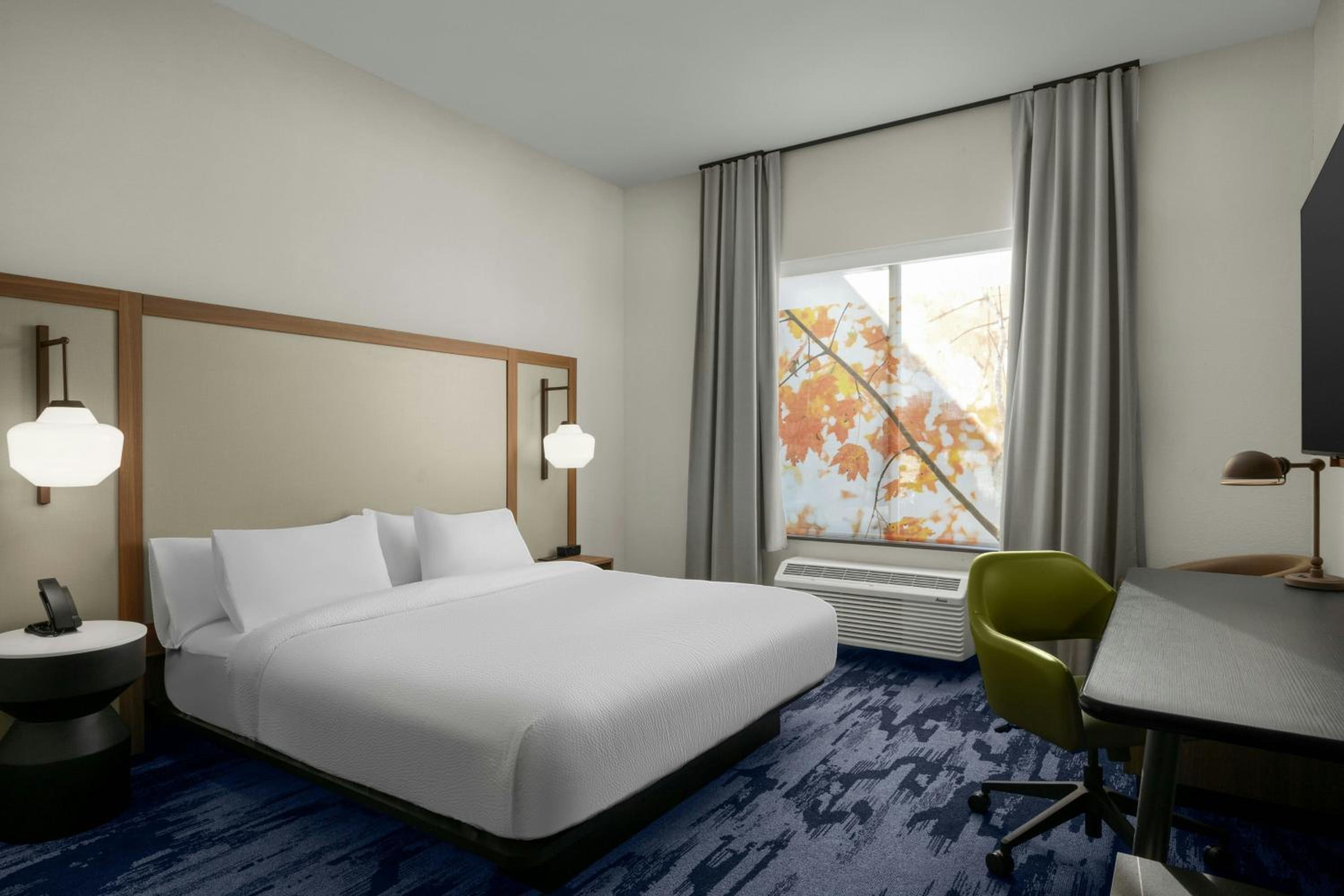 Standard King Room - Photo 7