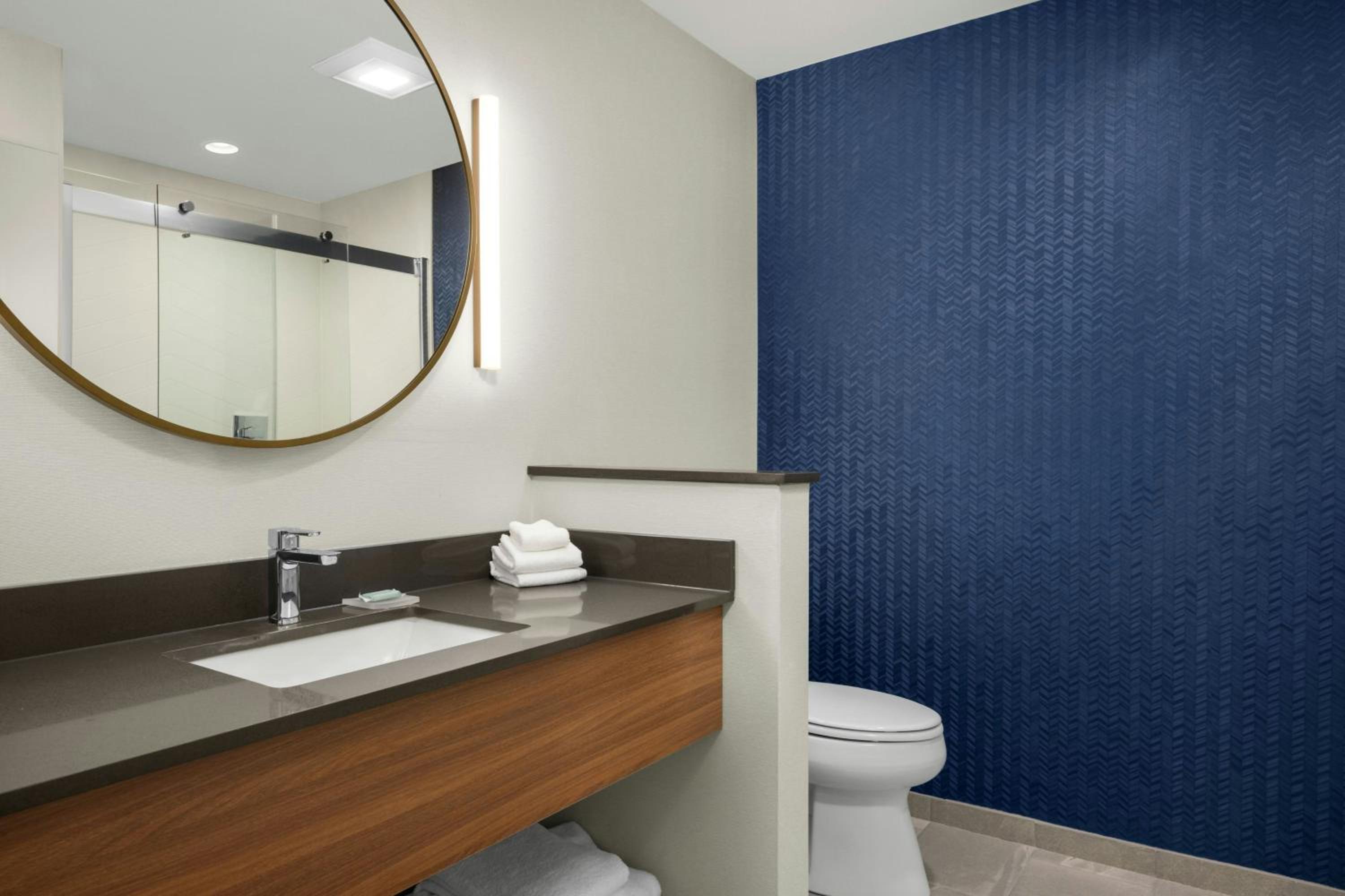 Standard King Room - Photo 1