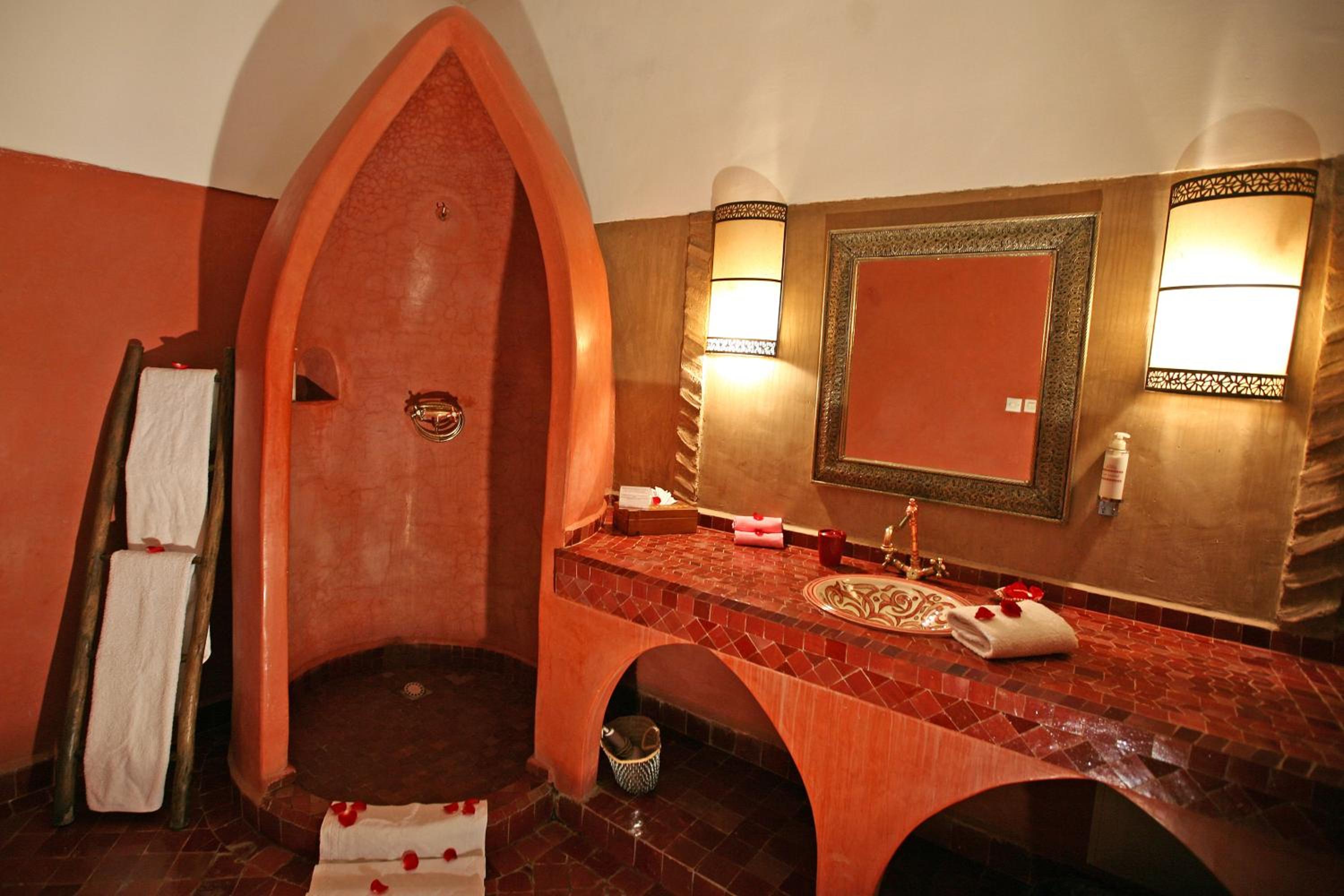 Superior Suite - Photo 9