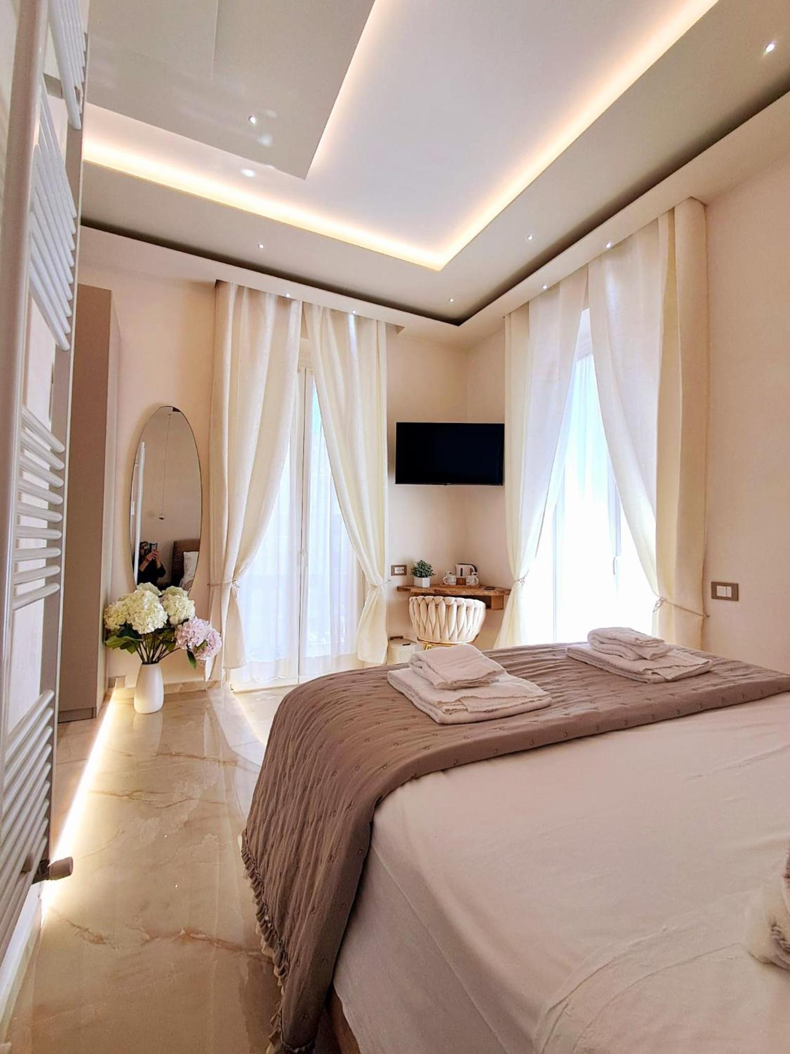 Superior King Room photo 2