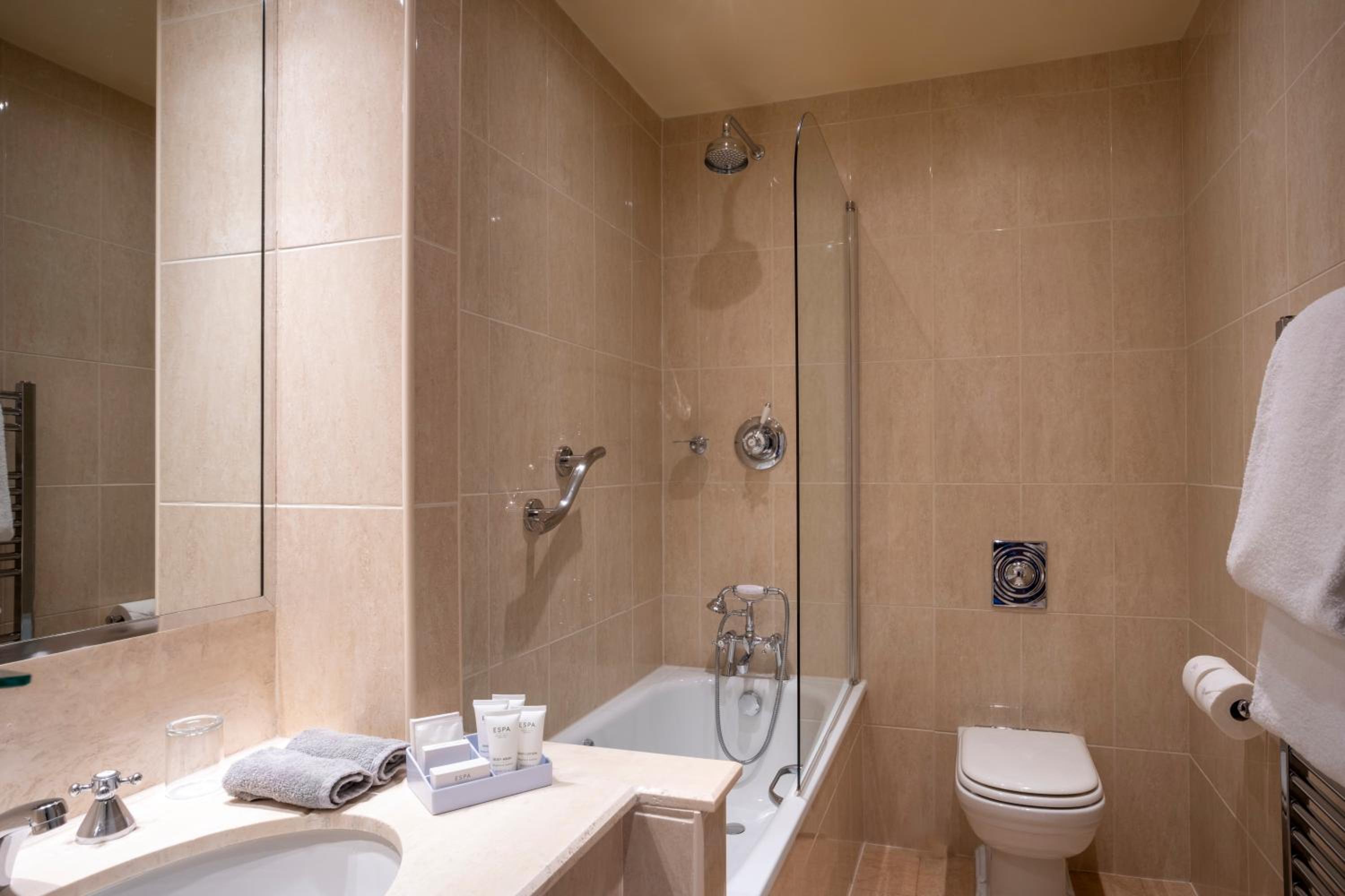 Deluxe King Suite