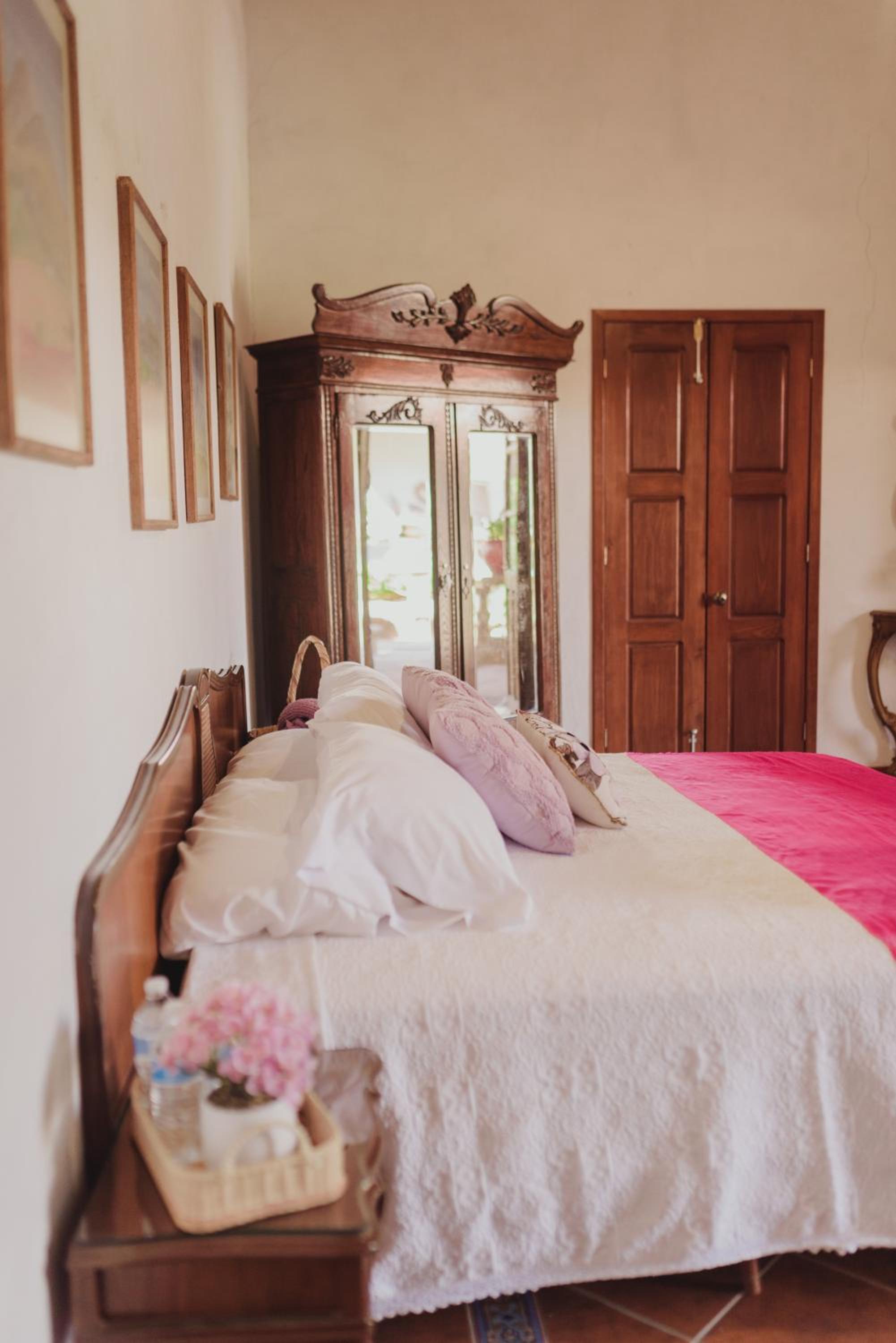 Deluxe King Room photo 1
