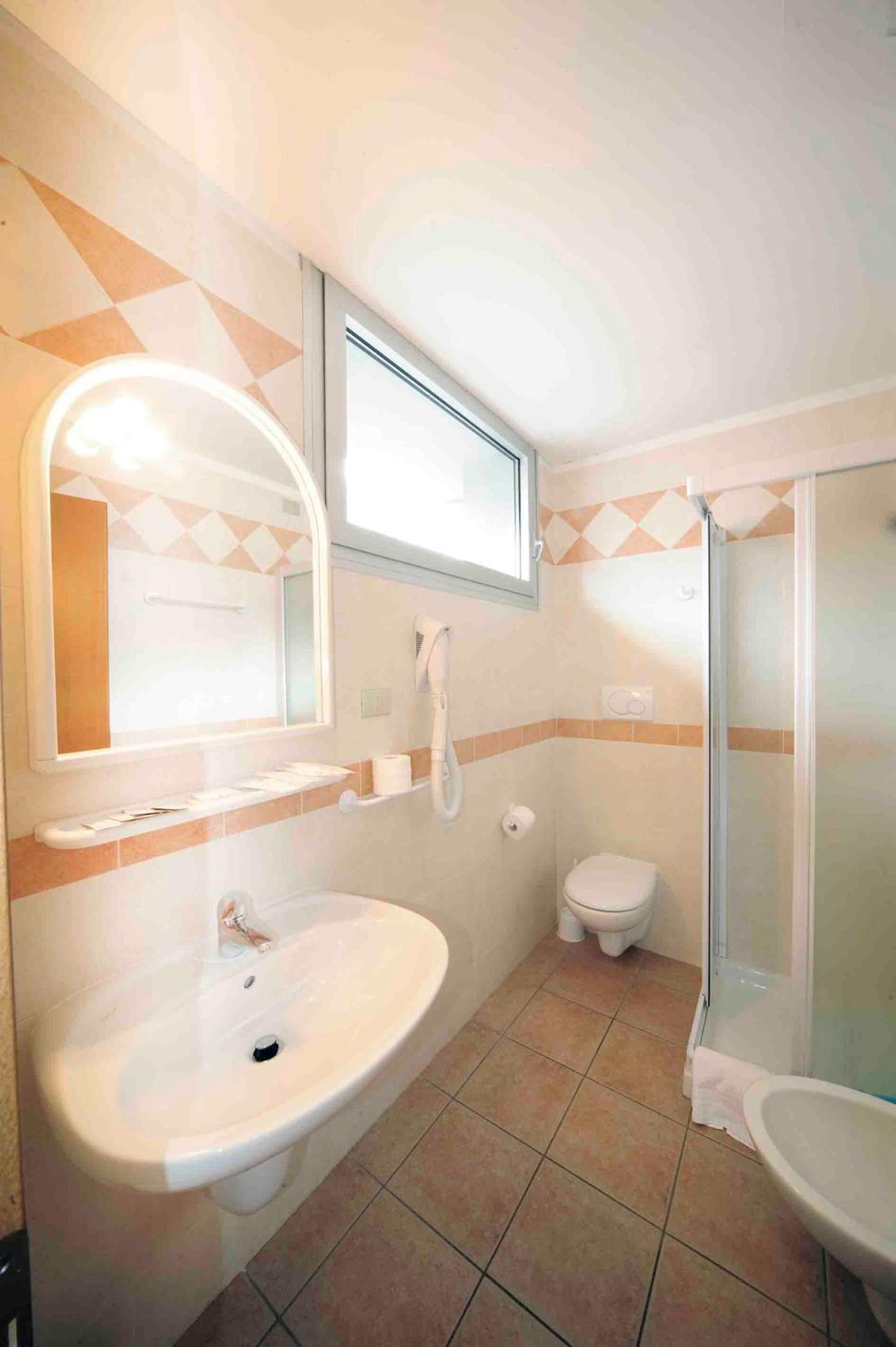 Superior One-Bedroom Apartment (4 Adults) photo 2