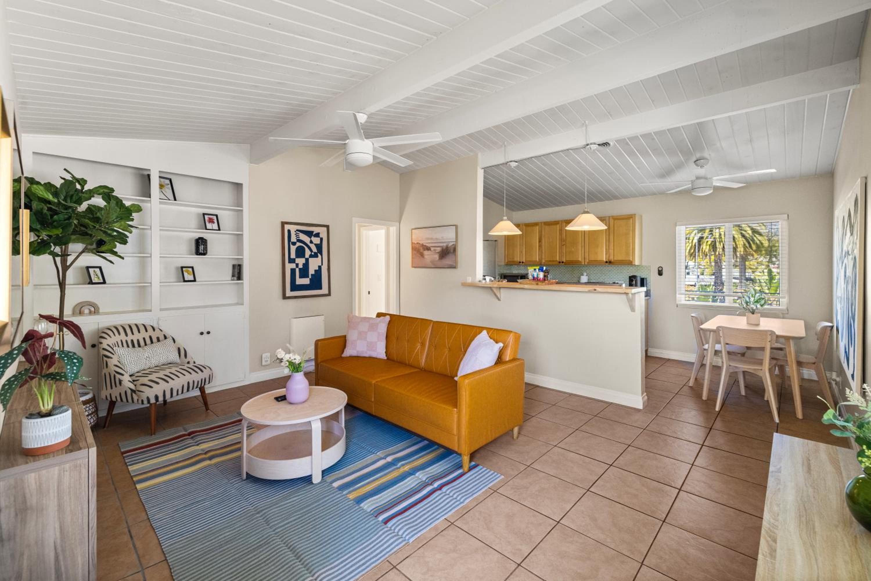 Two-Bedroom Deluxe Apartment photo 1