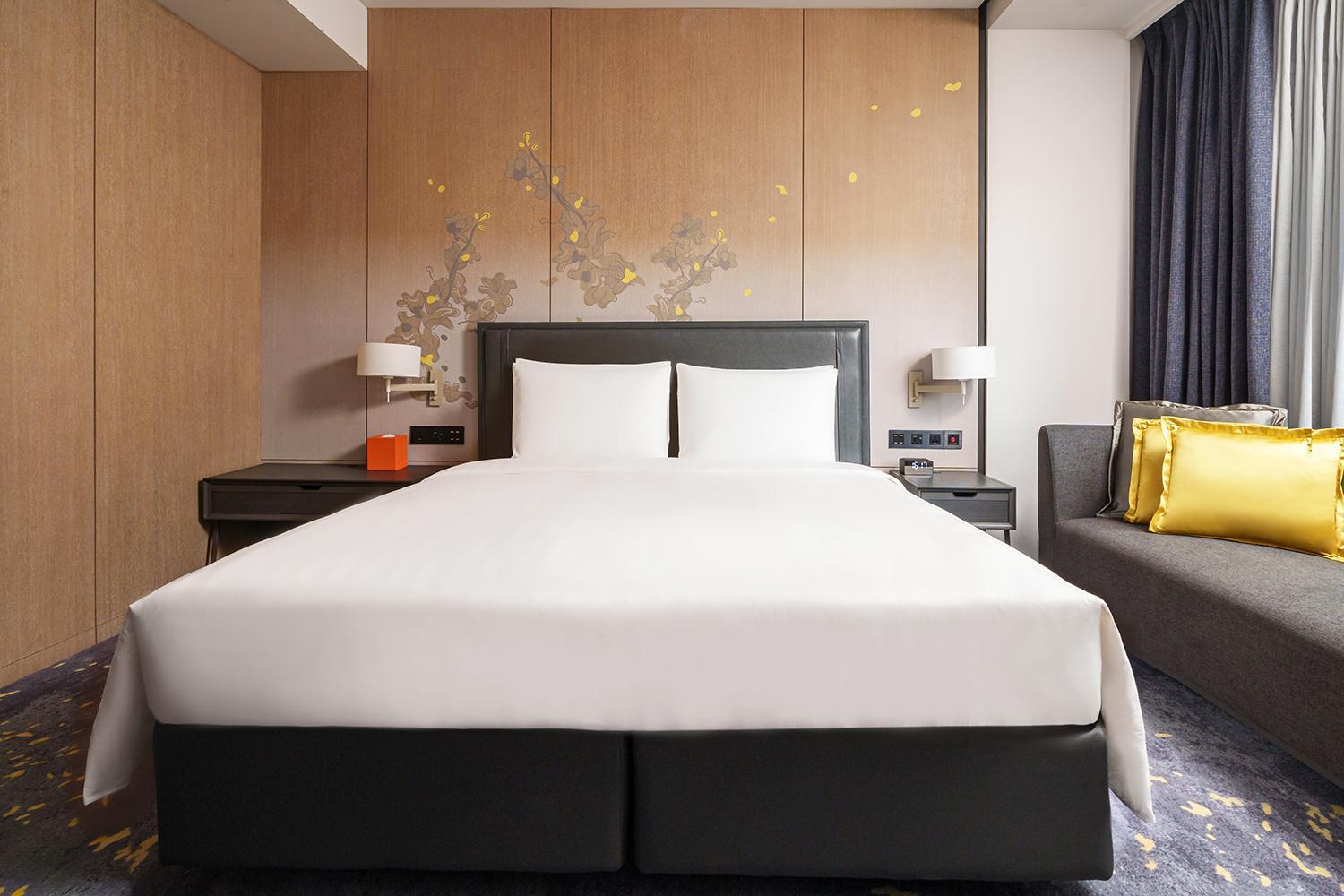 King Room with Roll-In Shower - Disability Access