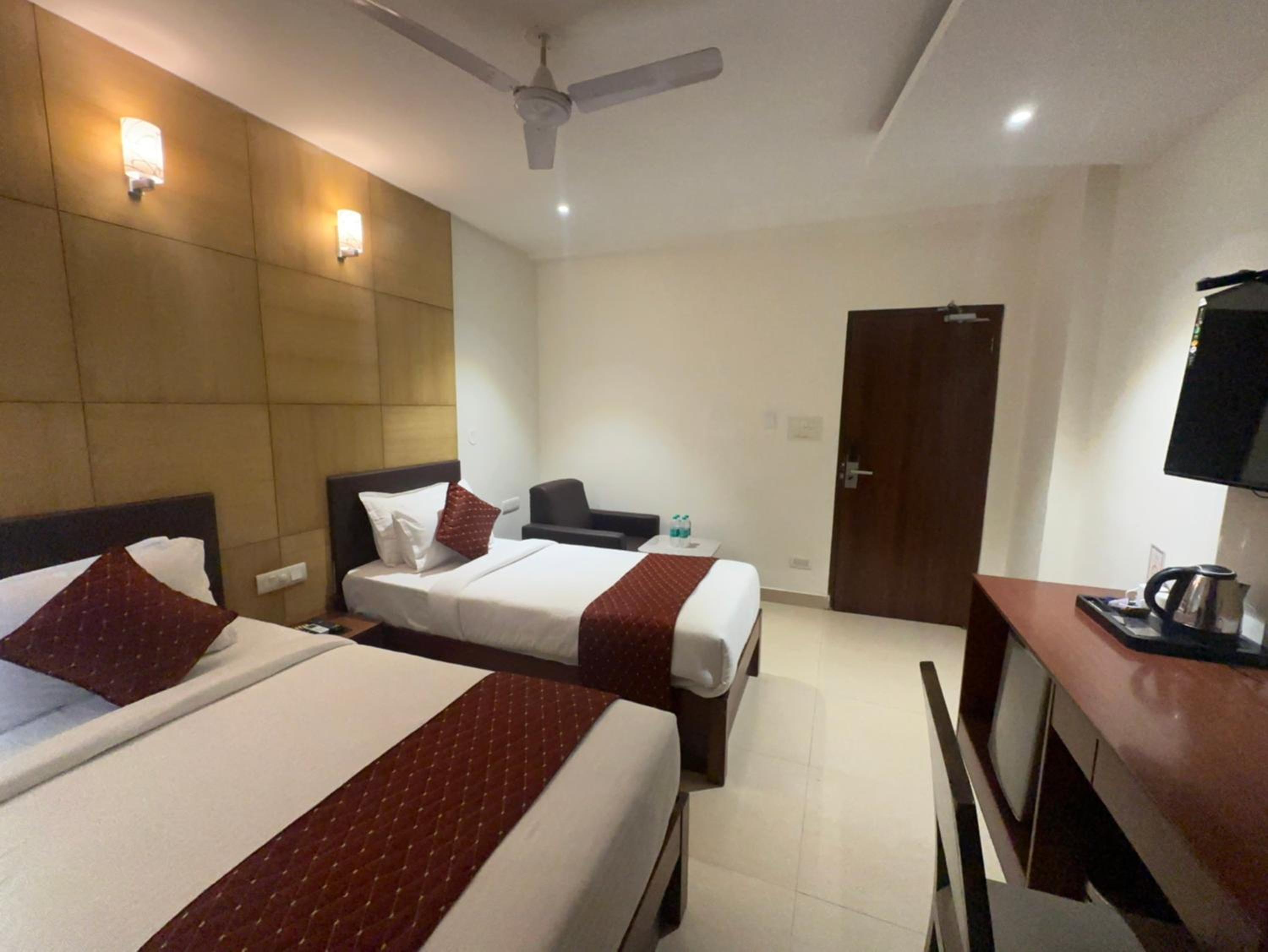 Superior Twin Room photo 1