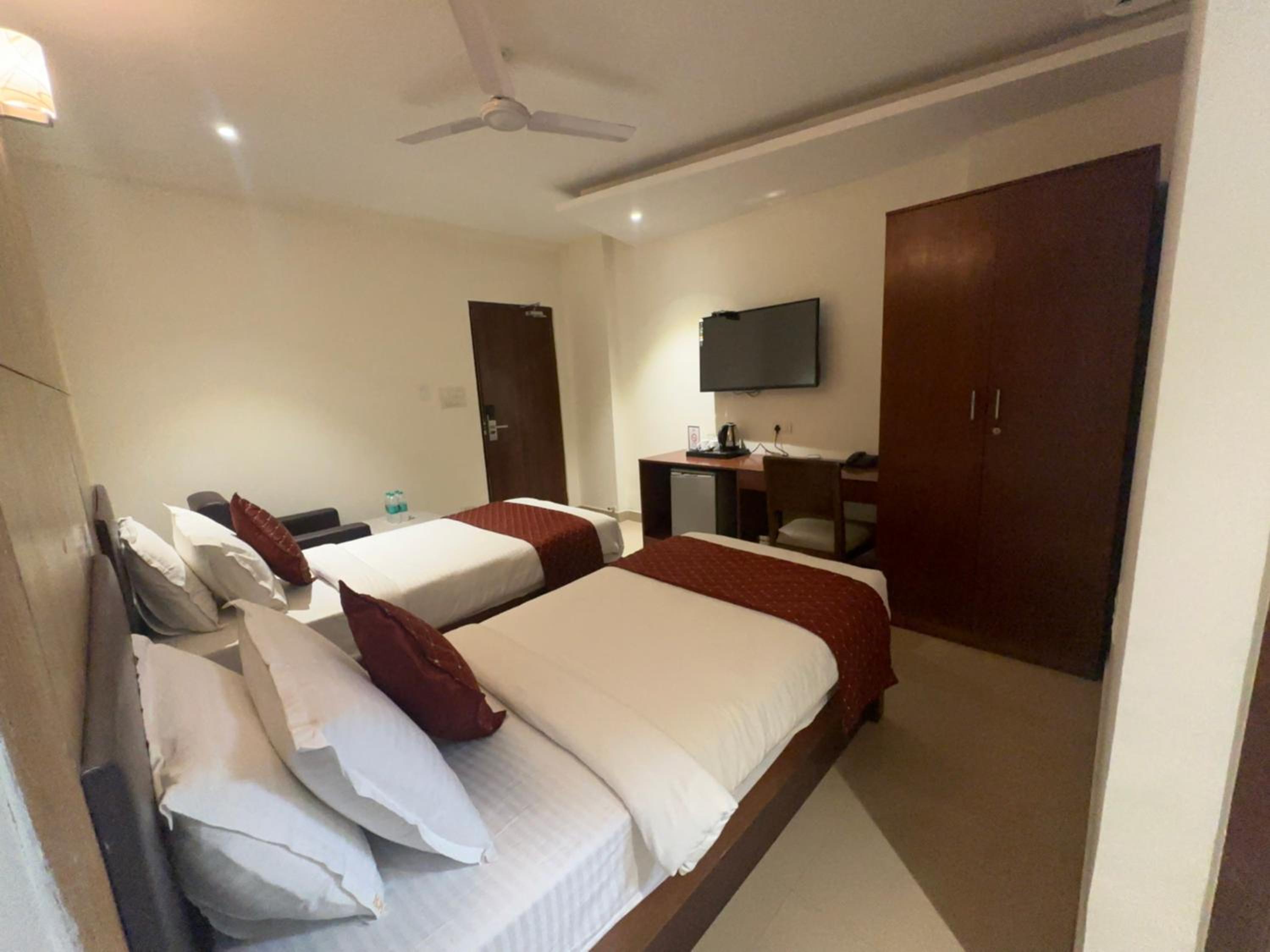 Superior Twin Room photo 3