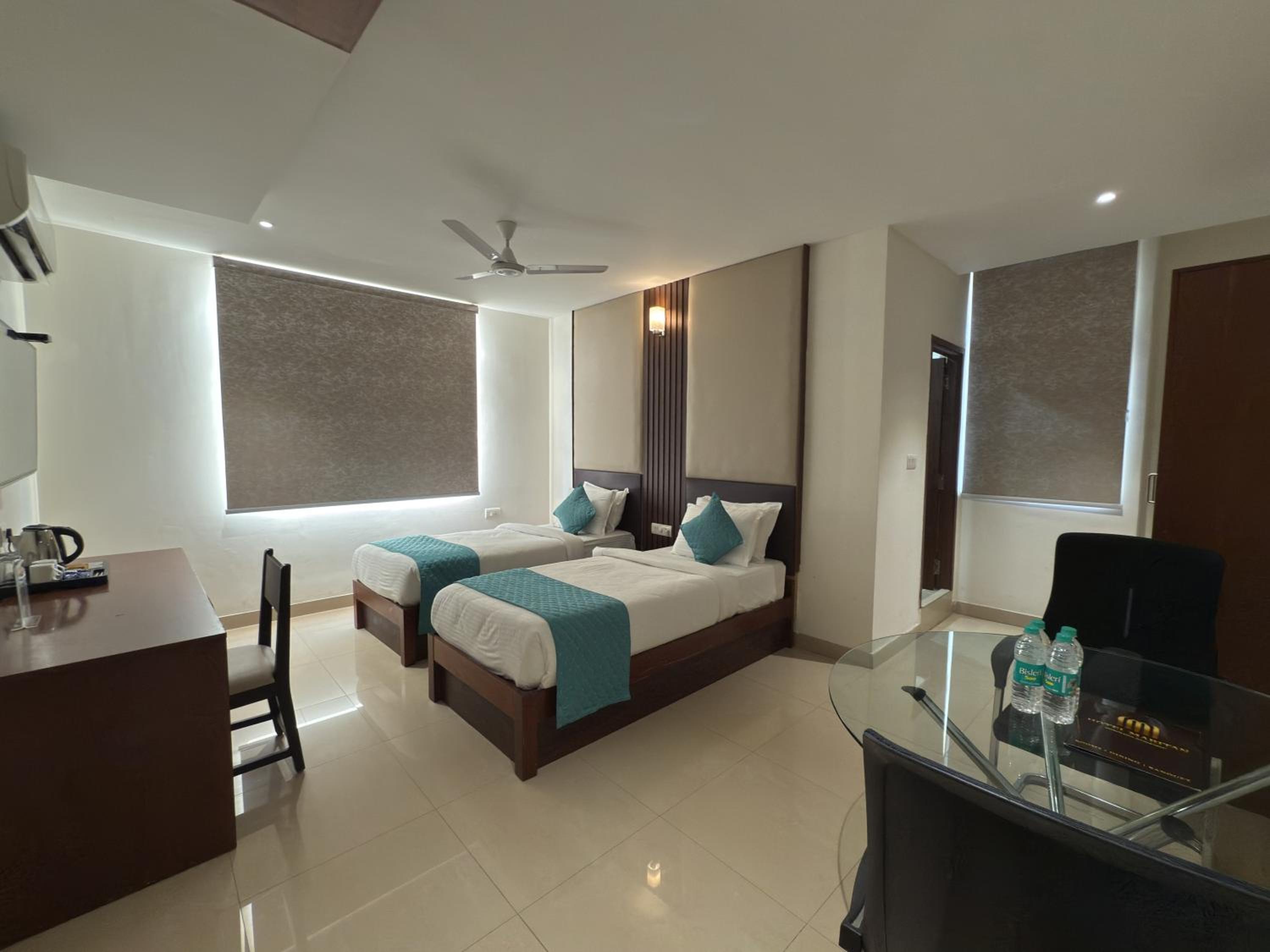 Superior Twin Room photo 2
