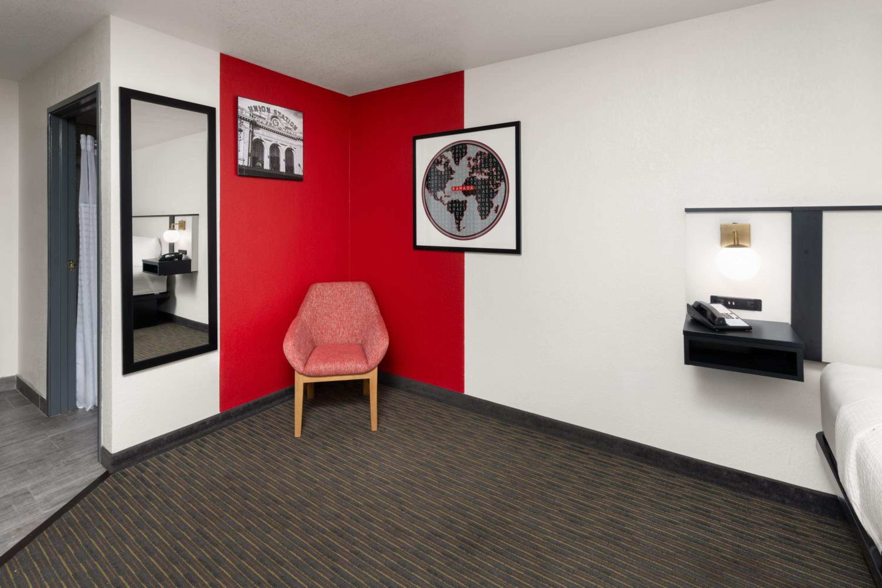 King Room - Non-Smoking - Photo 1