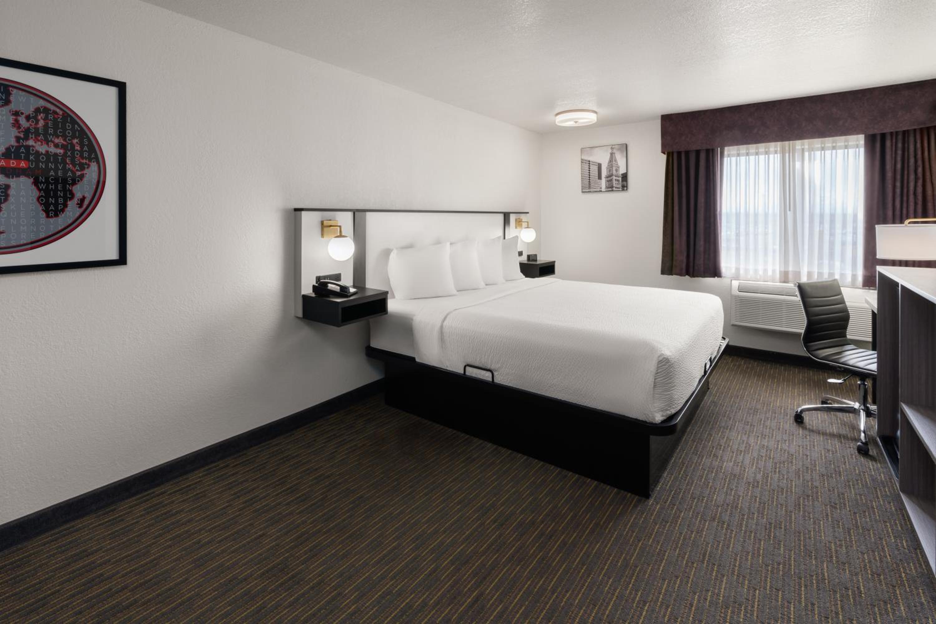 King Room - Non-Smoking - Photo 2
