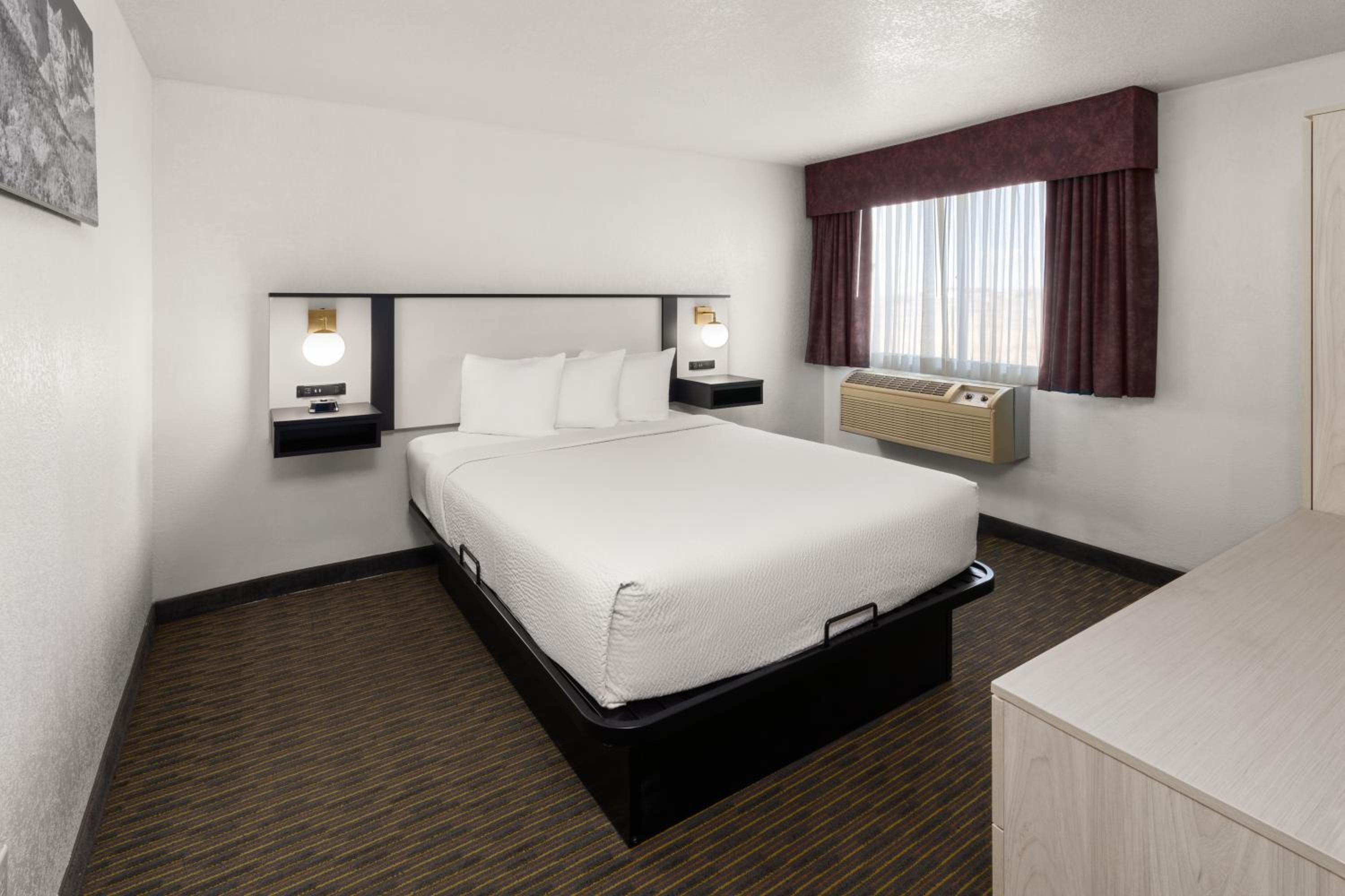 2 Queen Bed, One-Bedroom, Suite, Non-Smoking - Photo 3