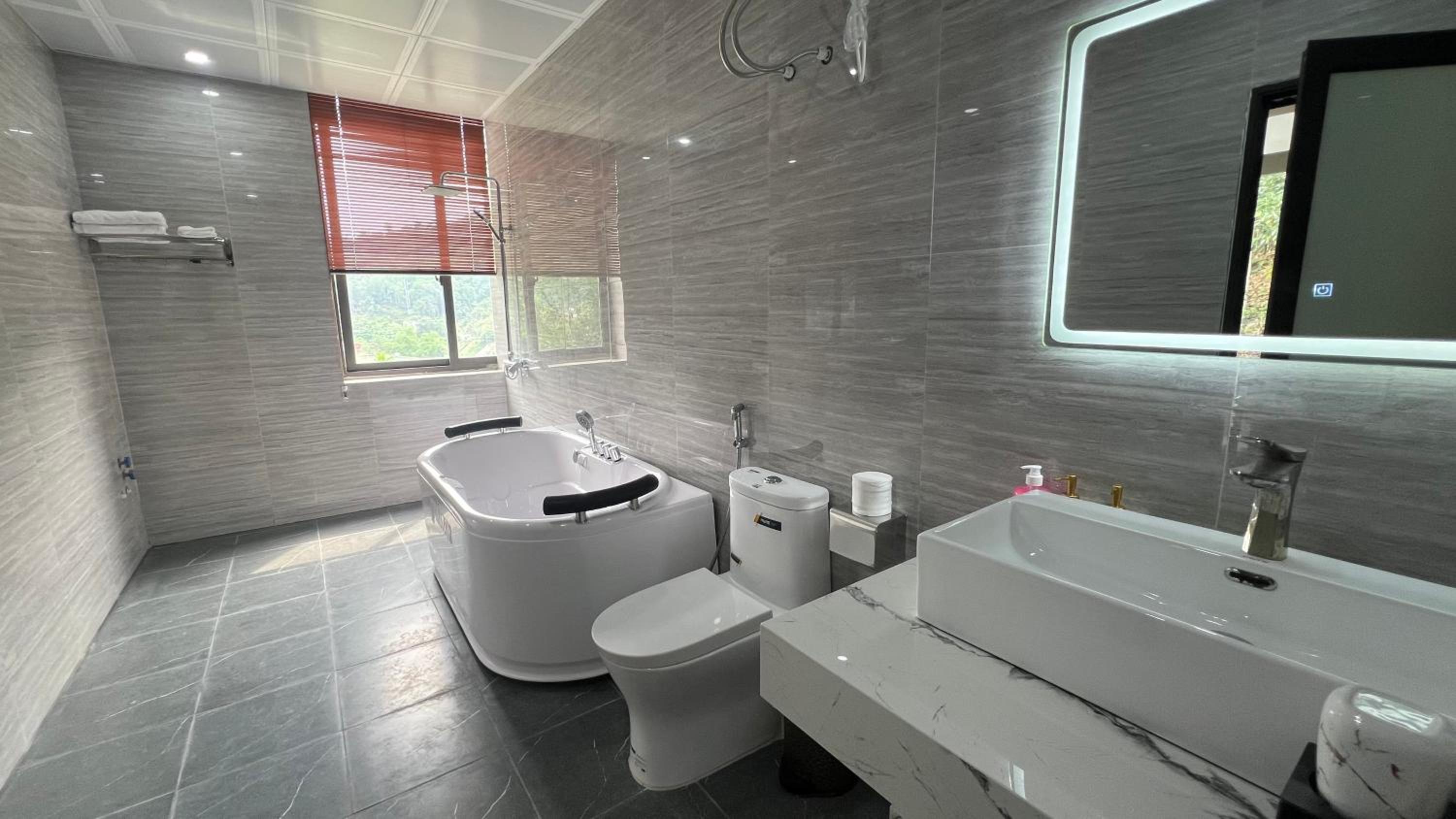 Deluxe Double Room with Bath