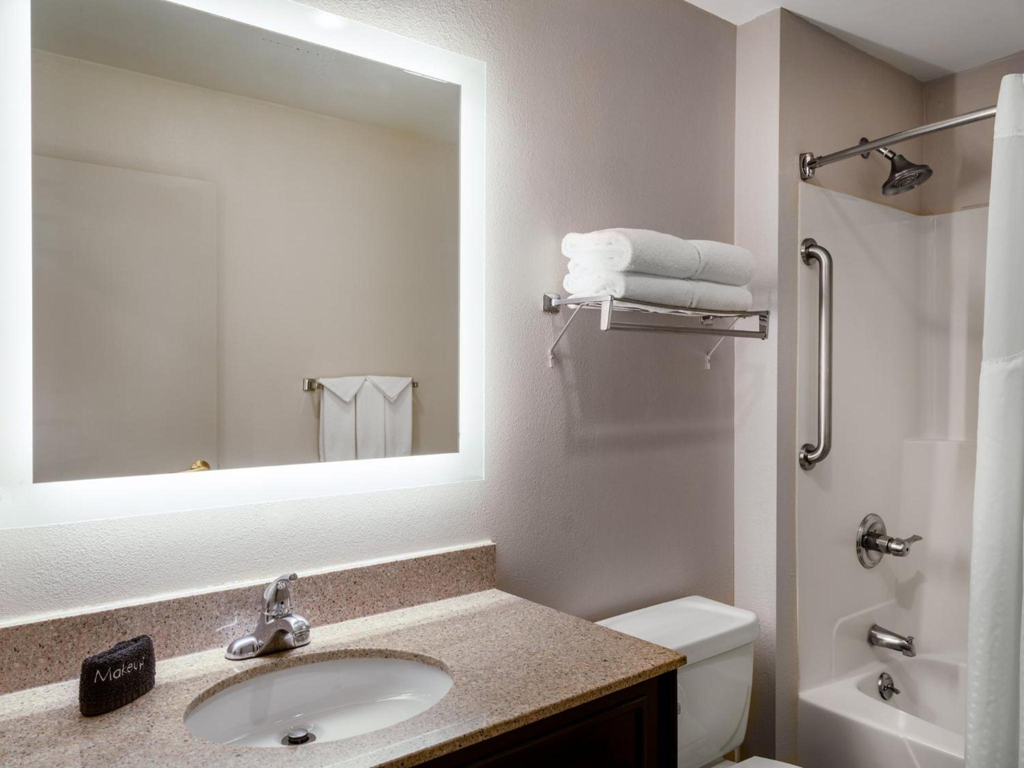 King Suite - Photo 3
