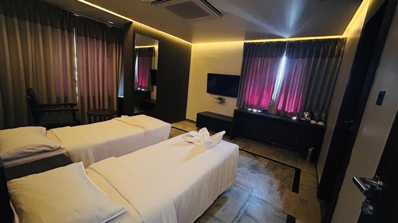 Superior Twin Room - Photo 1