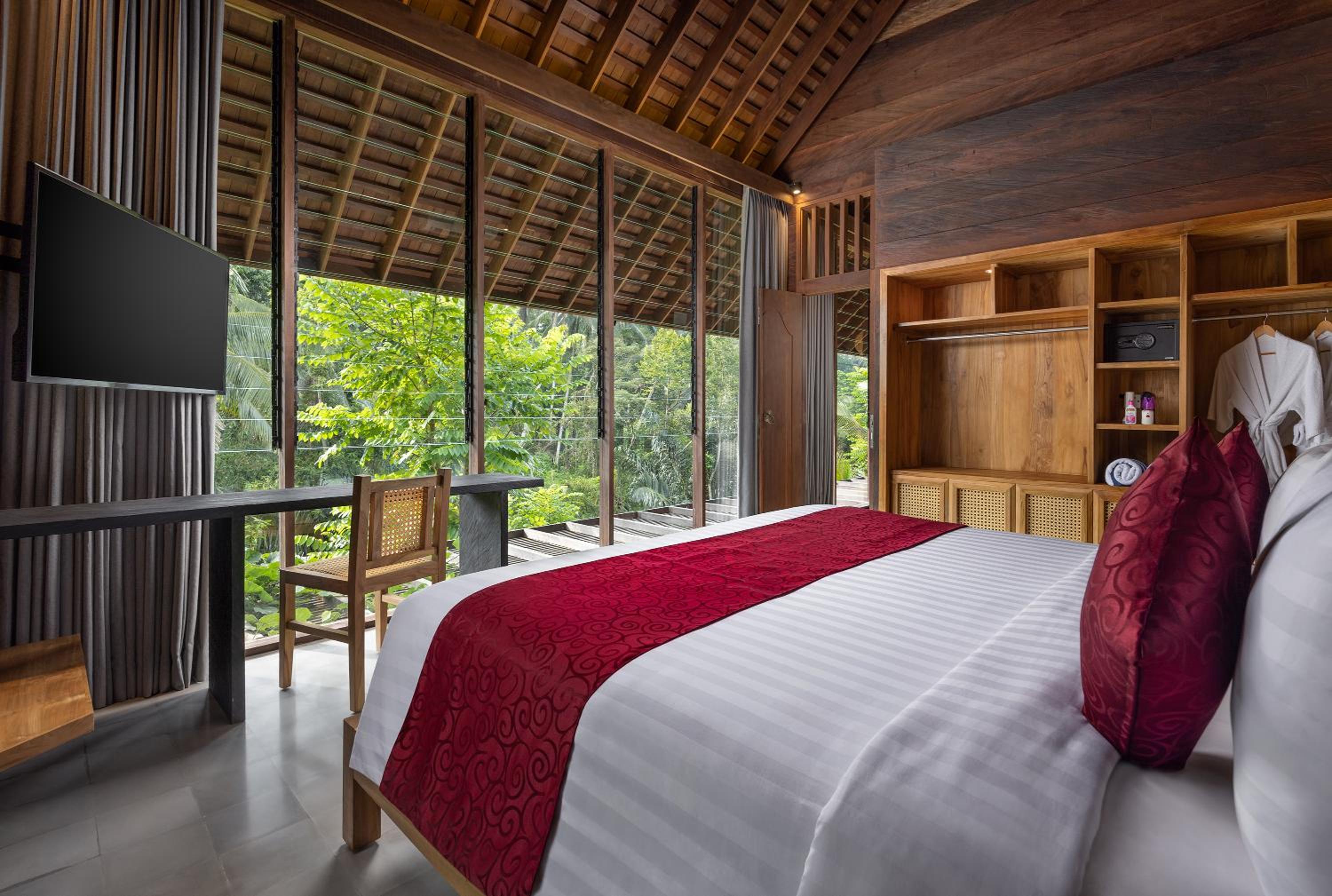 Three-Bedroom Signature Pool Villa - Photo 8