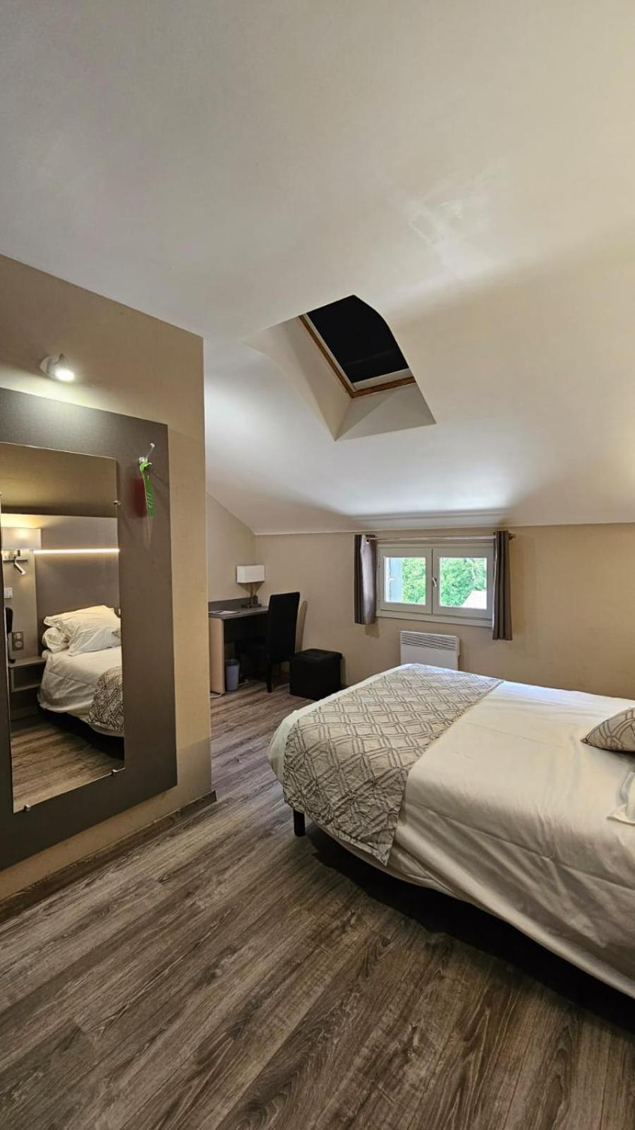 Economy Double Room - Photo 3