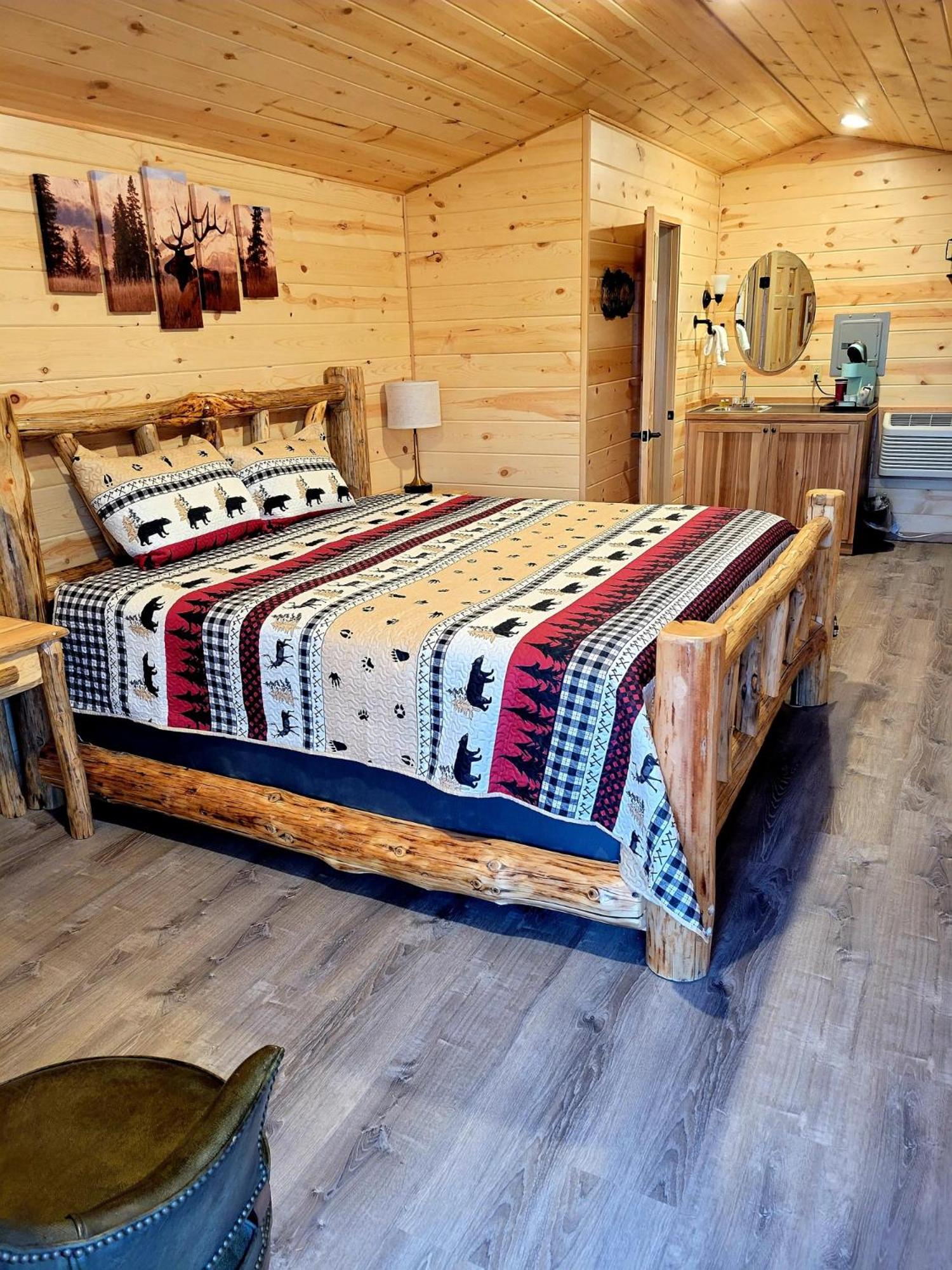 Queen Room photo 1