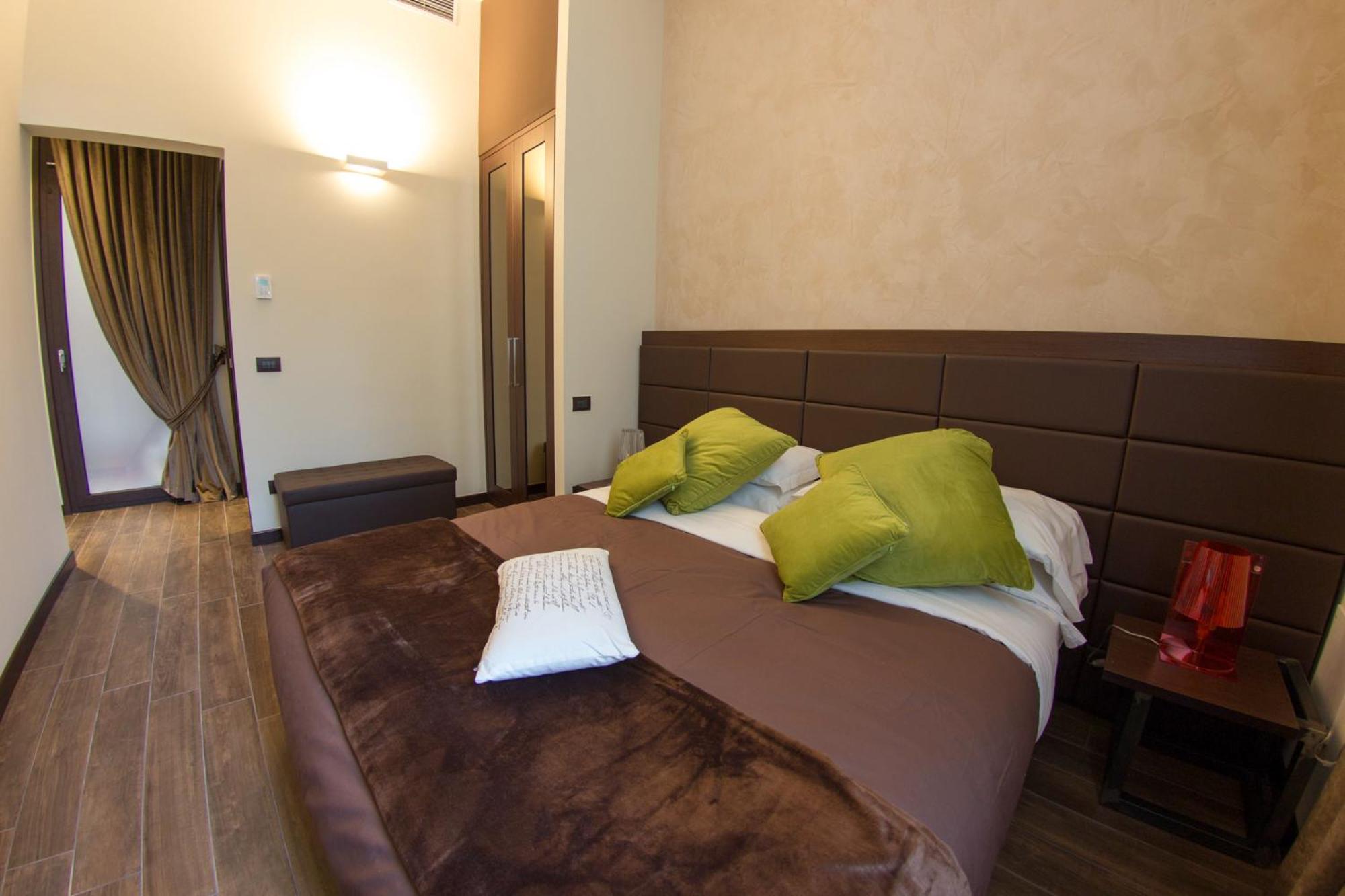 Superior Double or Twin Room with Garden View - Photo 8