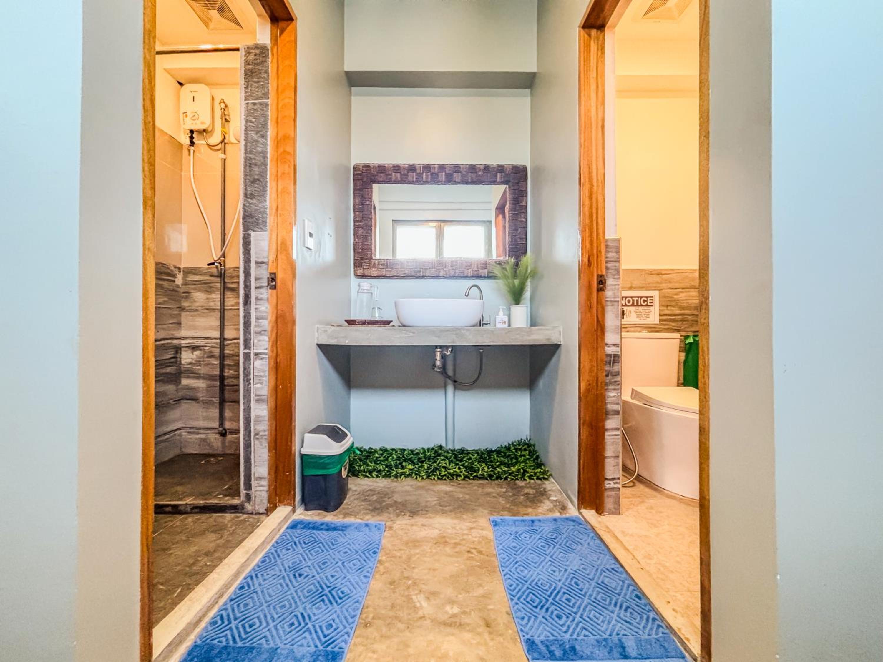Twin Room with Private Bathroom - Photo 5