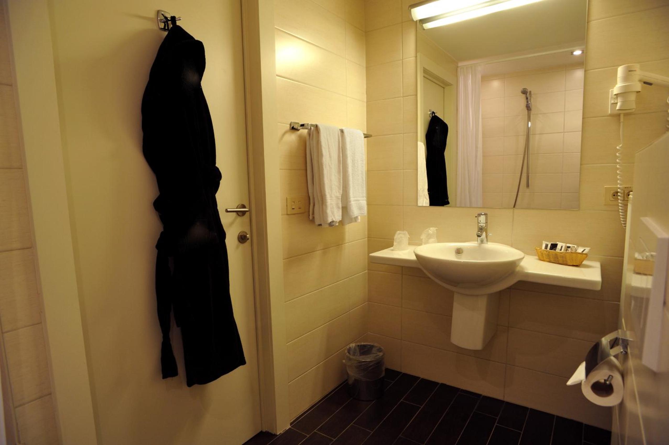 Single Room photo 3