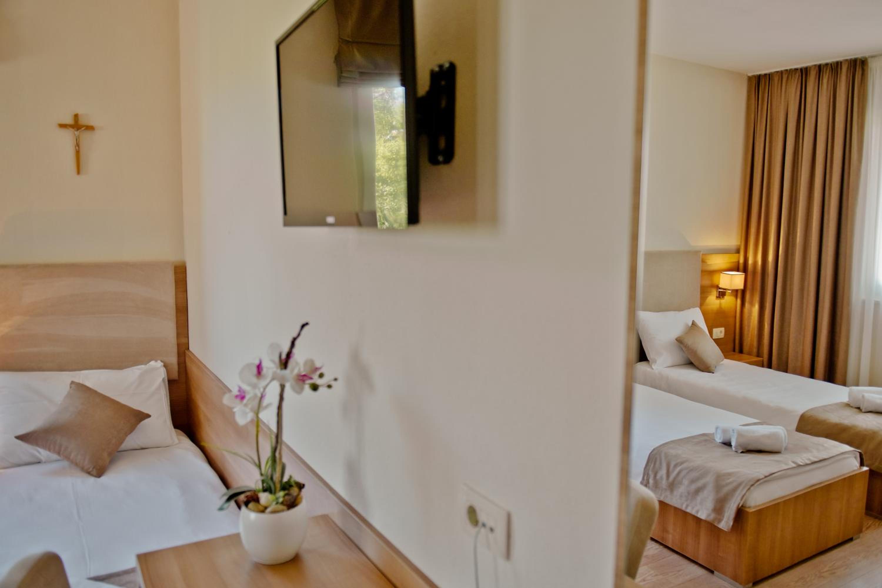 Standard Triple Room photo 3