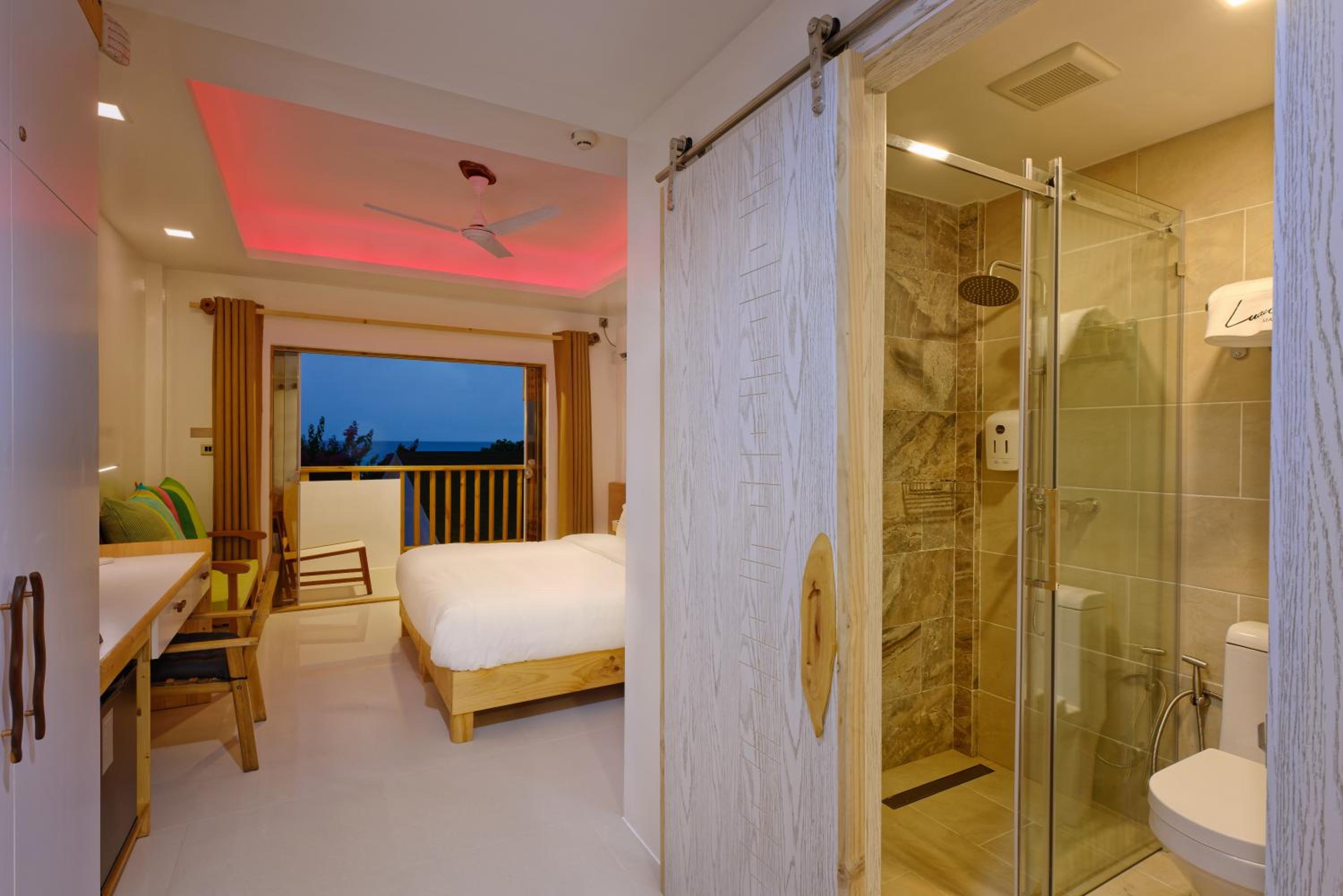 Deluxe Double or Twin Room with Balcony